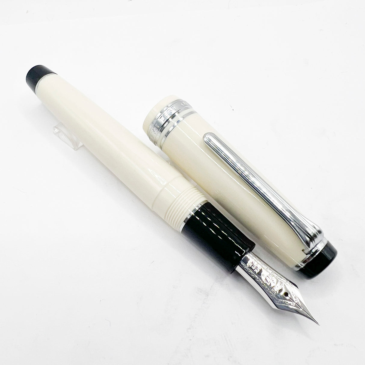 Sailor Professional Gear Ivory Resin Fountain Pen - Fine 21 Kt Gold Nib