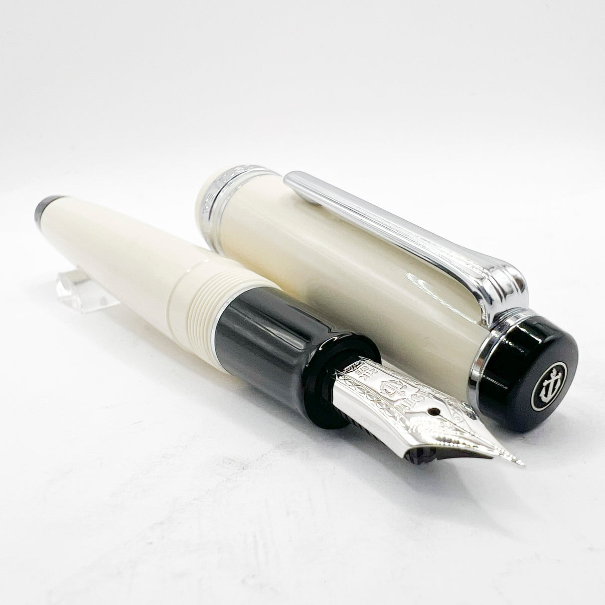 Sailor Professional Gear Ivory Resin Fountain Pen - Fine 21 Kt Gold Nib