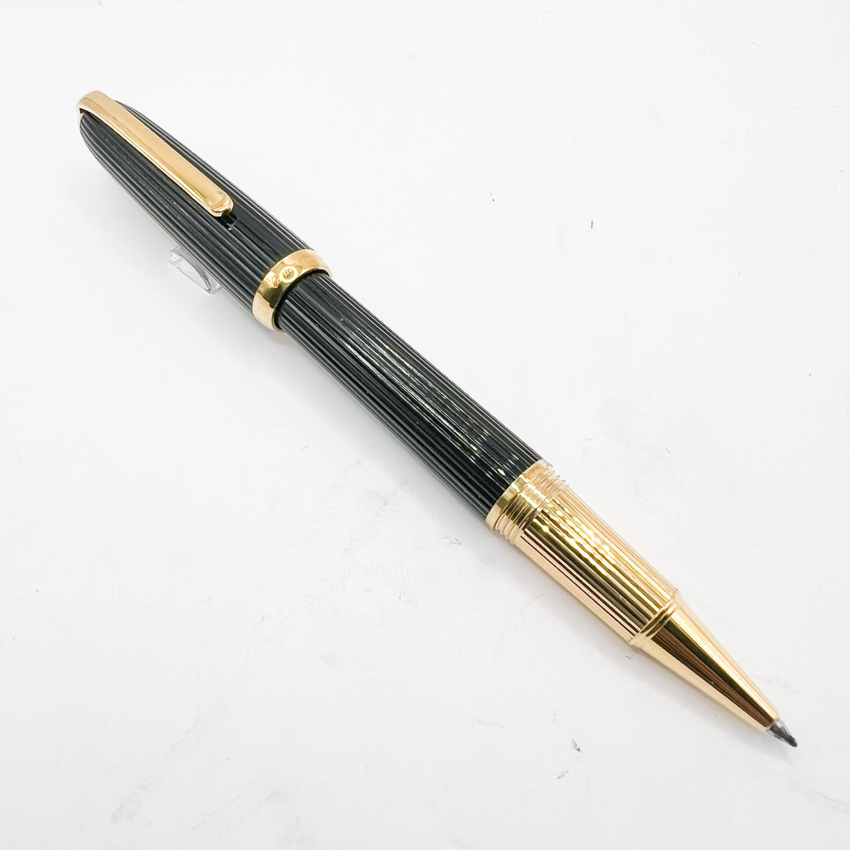 Cartier - Louis Cartier Black Fluted Rollerball - Gold-Plated Trim