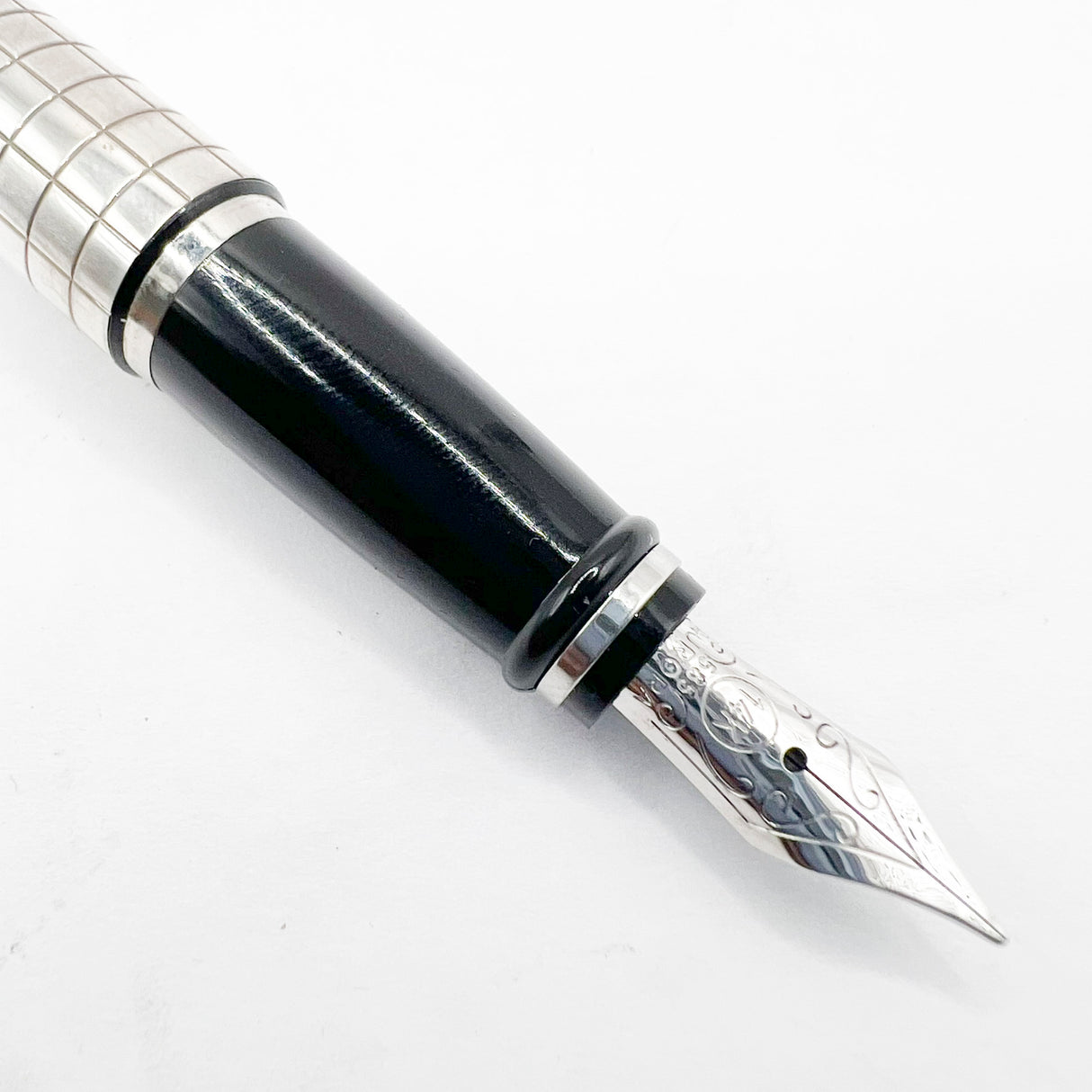 Aurora Sterling Silver Quadra Fountain Pen  - Fine 14kt Gold Nib