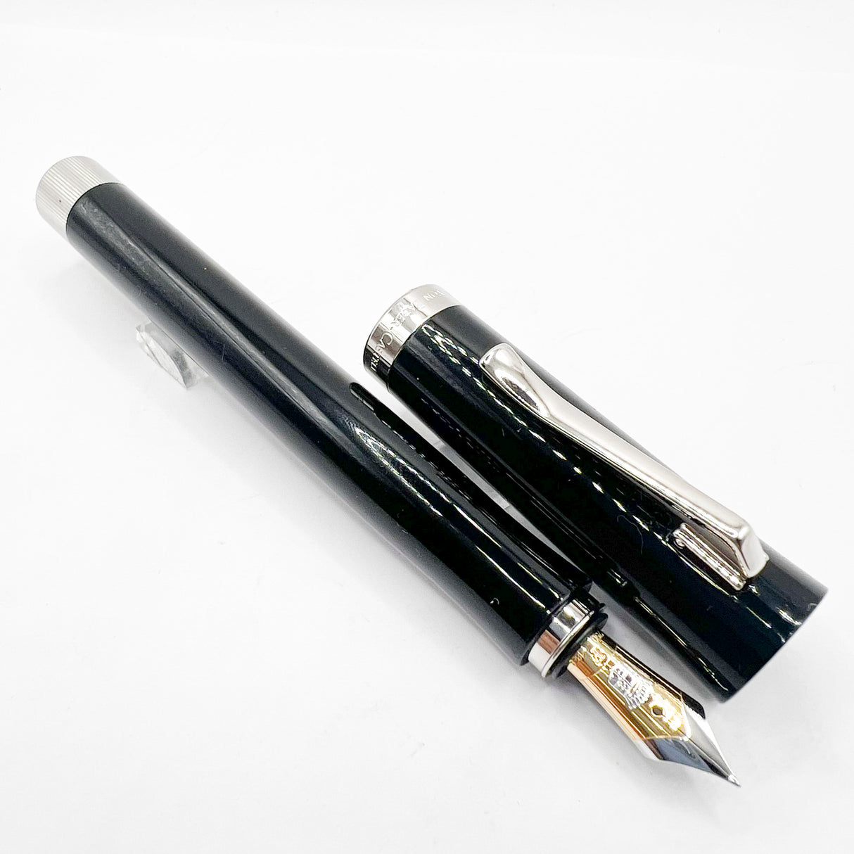 Graf von Faber Castell Smooth Black Intuition Fountain Pen  - Fine 18kt Gold Nib