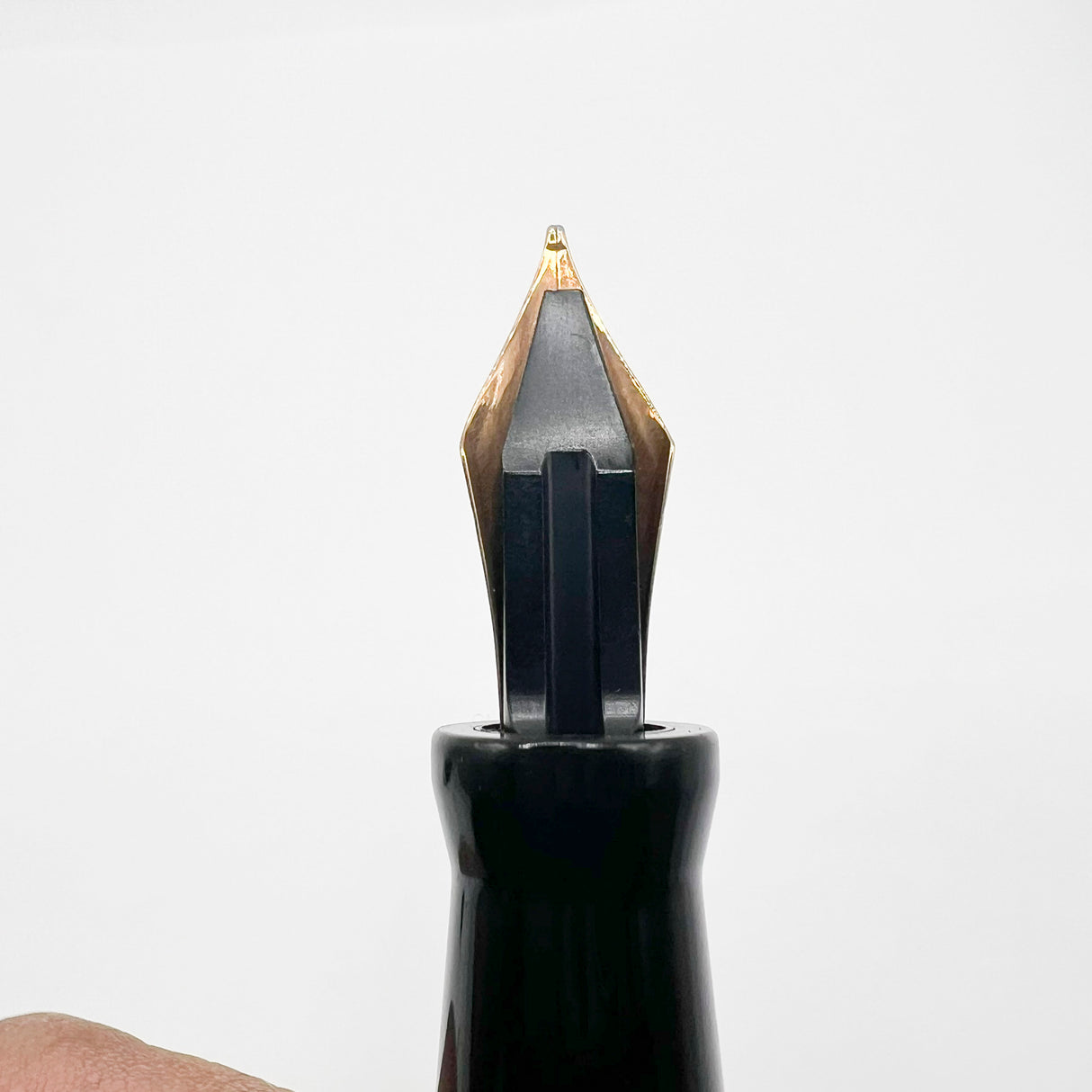 Visconti Copernicus Burgundy Celluloid Limited Edition Fountain Pen   - Medium 18kt Gold Nib