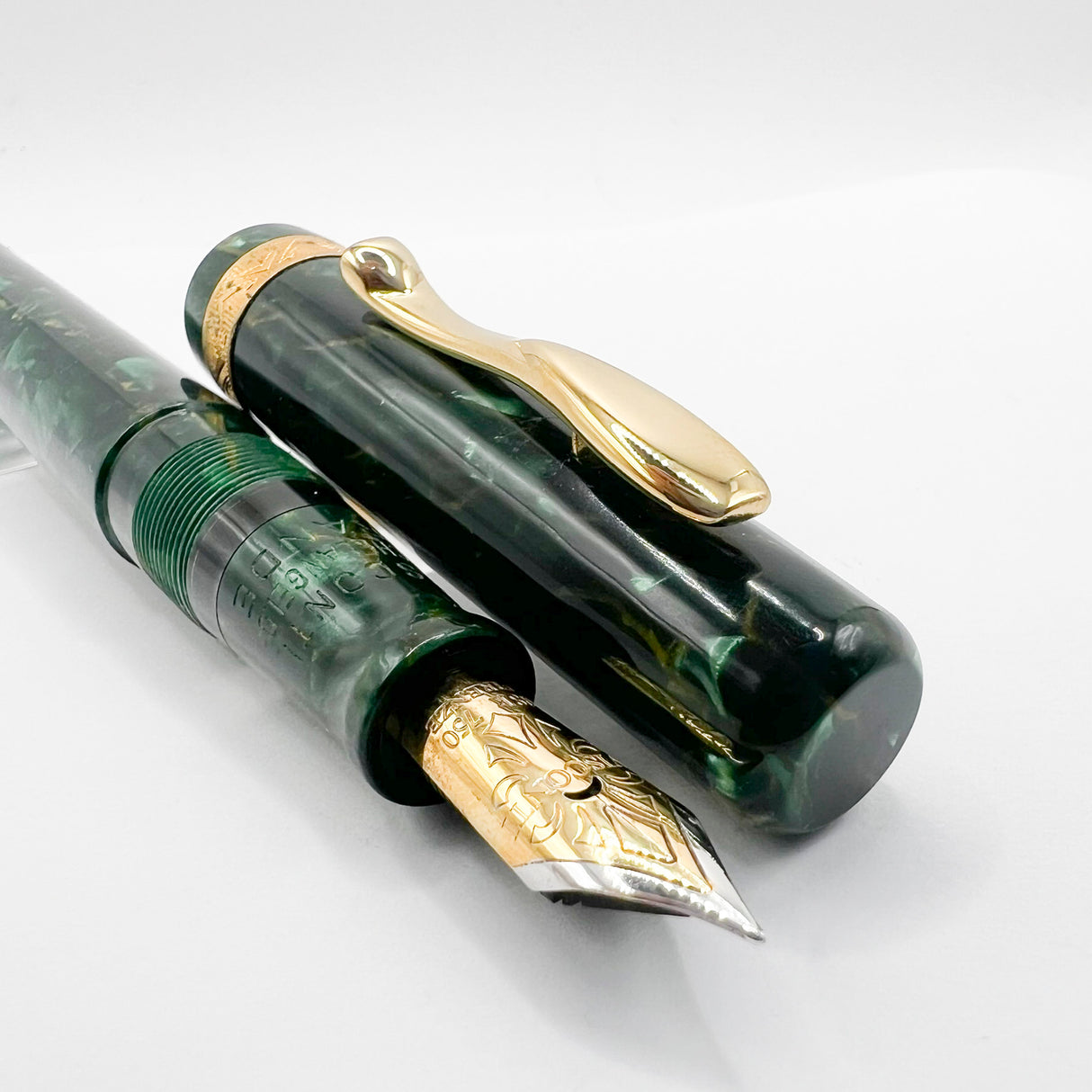 Visconti Limited Edition Michelangelo Grande Celluloid Fountain  Pen - Medium 18kt Gold Nib