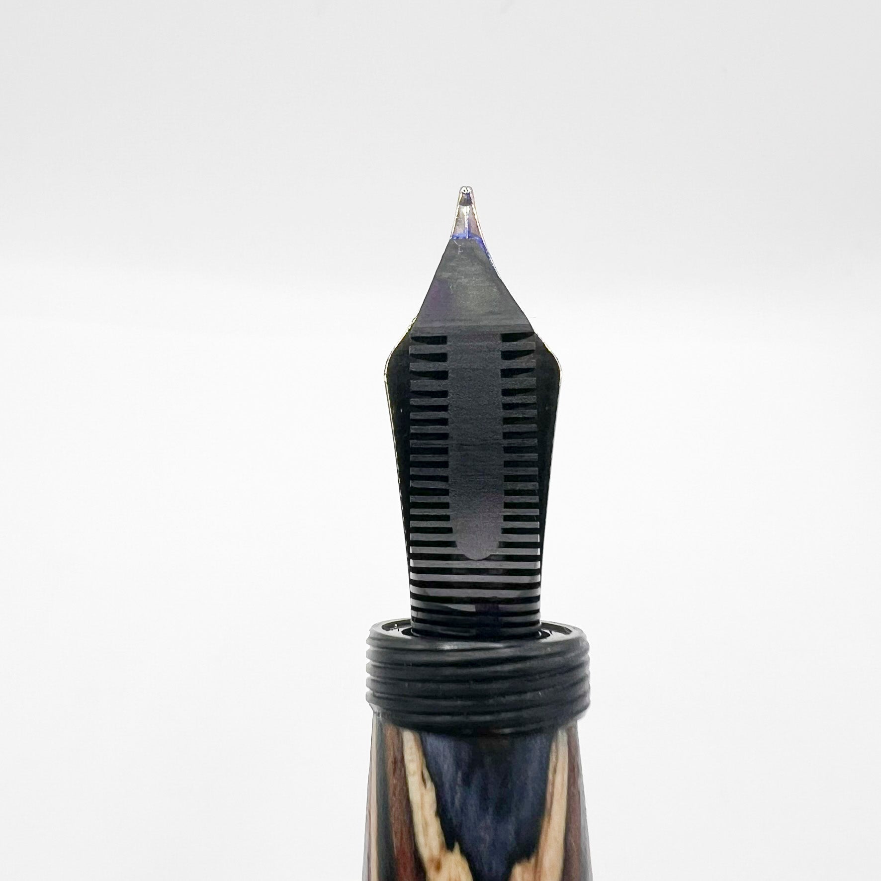 Oldwin (France) Oversized Wood Spina Fountain Pen - Flexible Large Oldwin (France) Oversized Wood Spina Fountain Pen - Flexible Large