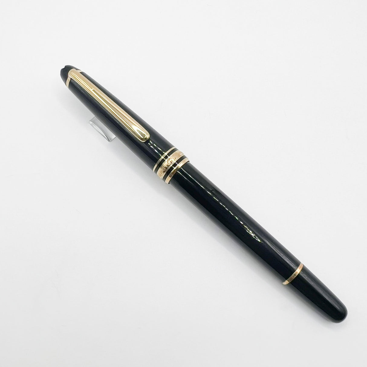 Montblanc Classique #144 Black Resin Fountain Pen  - Broad  14kt Gold Nib