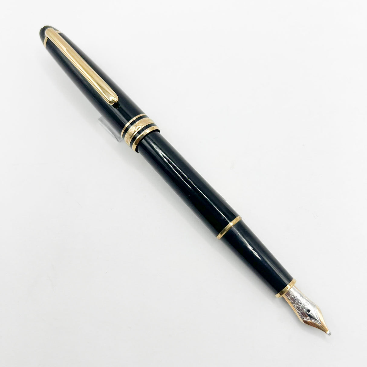 Montblanc Classique #144 Black Resin Fountain Pen  - Broad  14kt Gold Nib