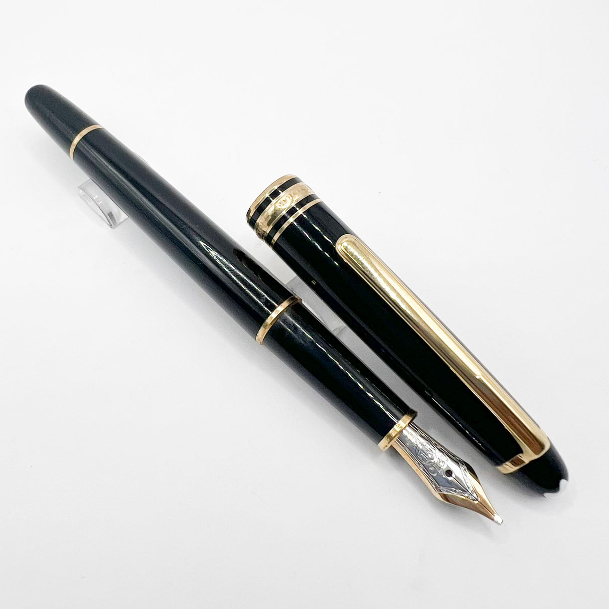 Montblanc Classique #144 Black Resin Fountain Pen  - Broad  14kt Gold Nib