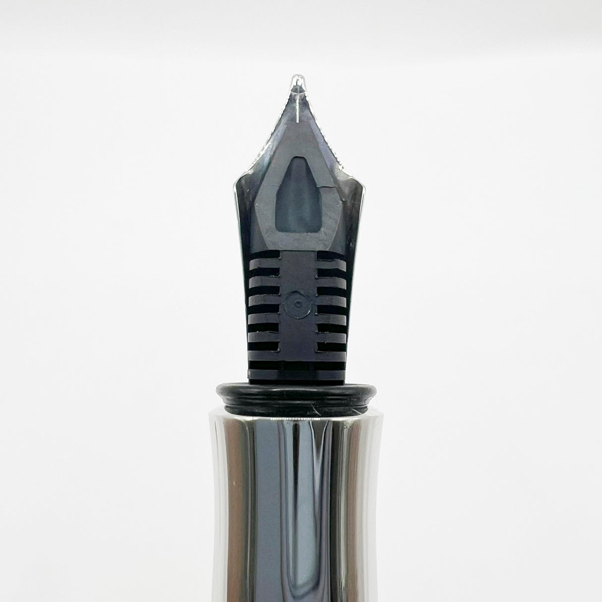 Graf von Faber Castell Grenadilla Wood Classic Fountain Pen - Medium 18kt Gold Nib