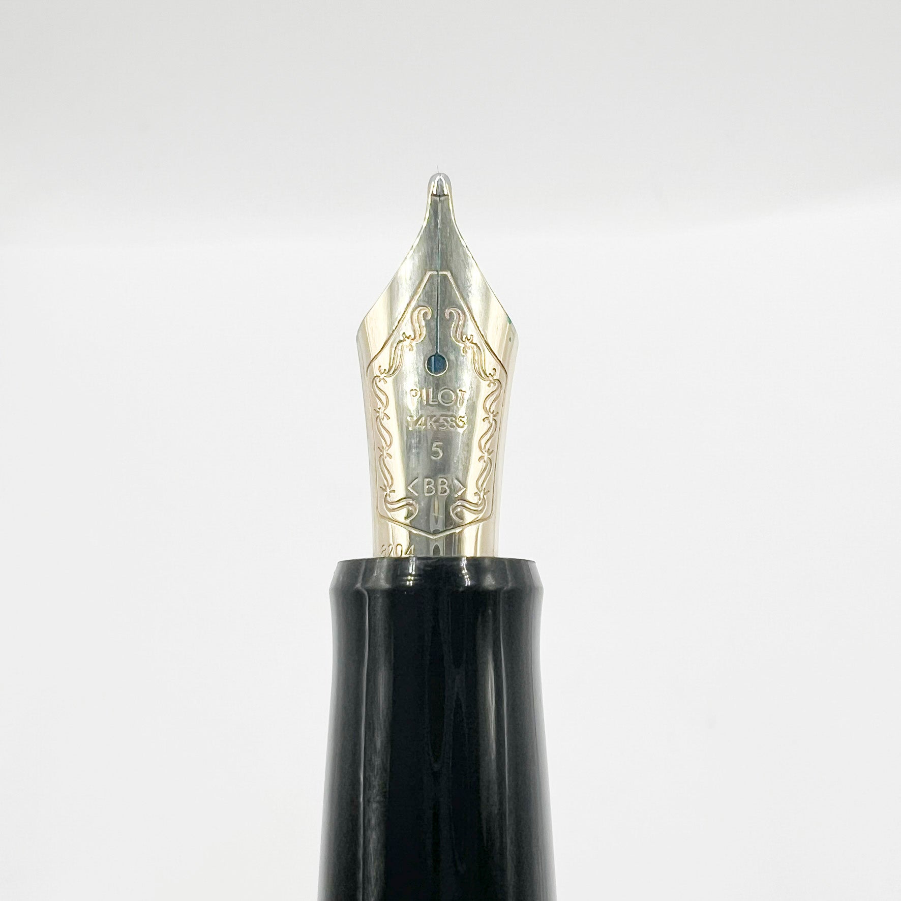 Pilot Custom 74 Black Fountain Pen - Double Broad 14kt Gold Nib