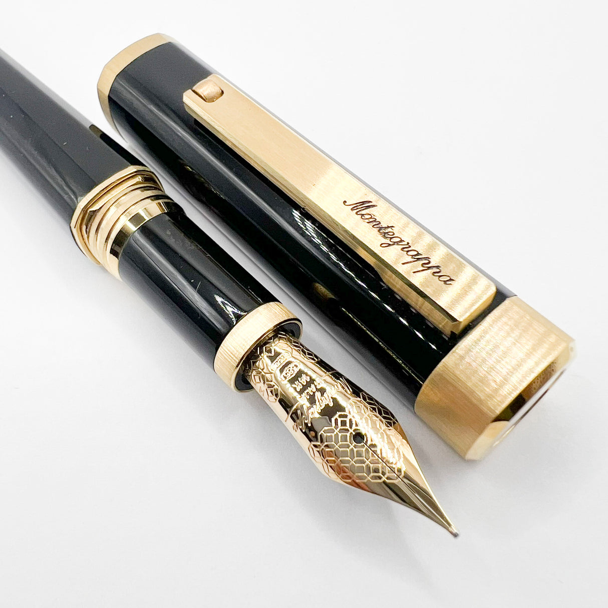 Montegrappa Zero Elegant Black 4-Sided Fountain Pen with Rounded  Corners- Medium 14kt Gold Nib