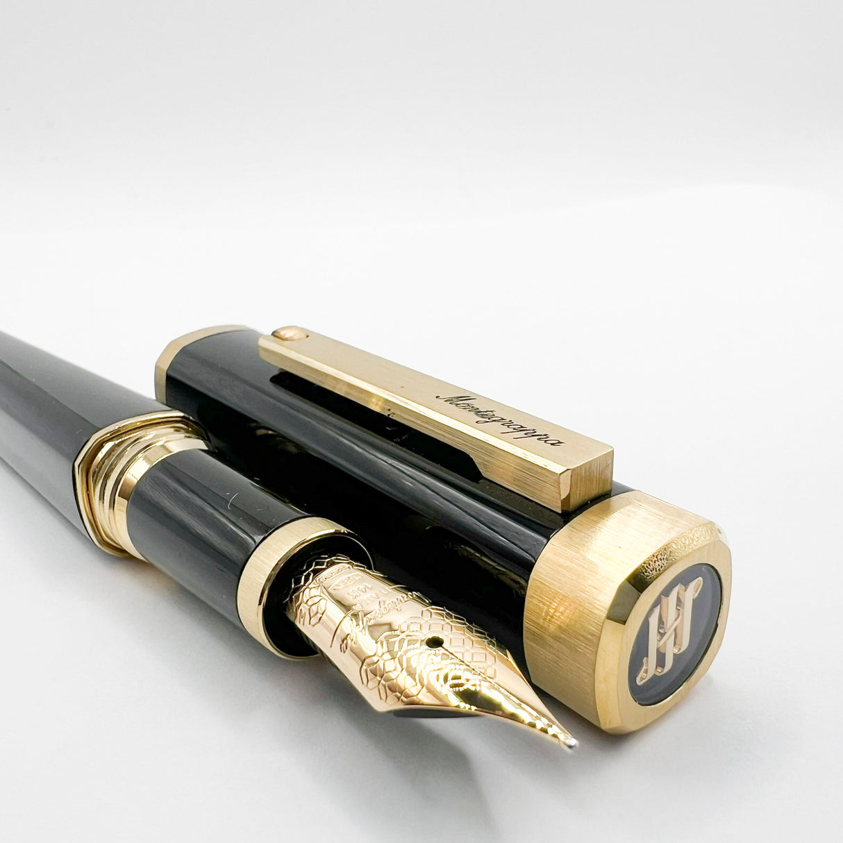 Montegrappa Zero Elegant Black 4-Sided Fountain Pen with Rounded  Corners- Medium 14kt Gold Nib