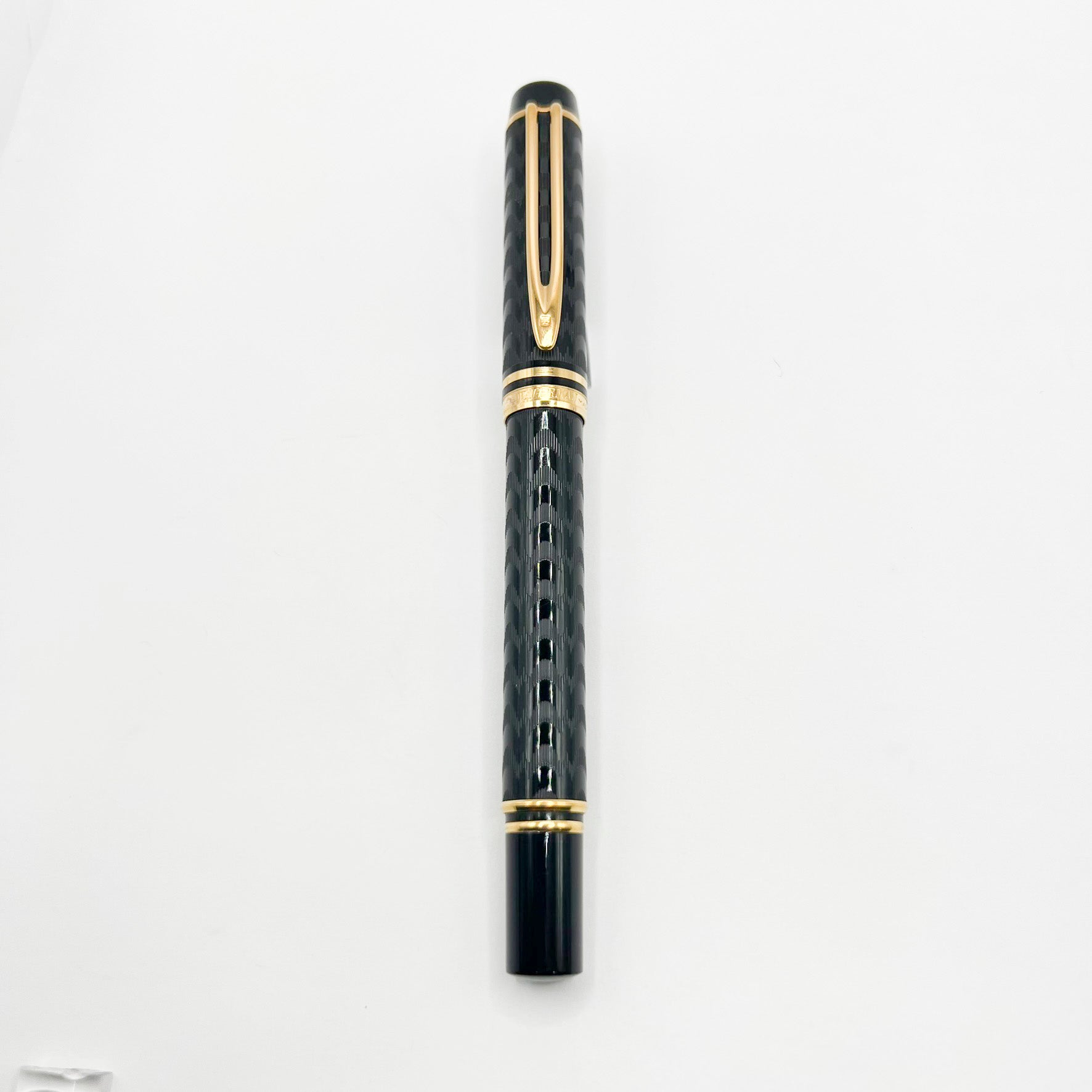 Waterman Man 100 Opera Chased Black Fountain Pen - Medium 18kt