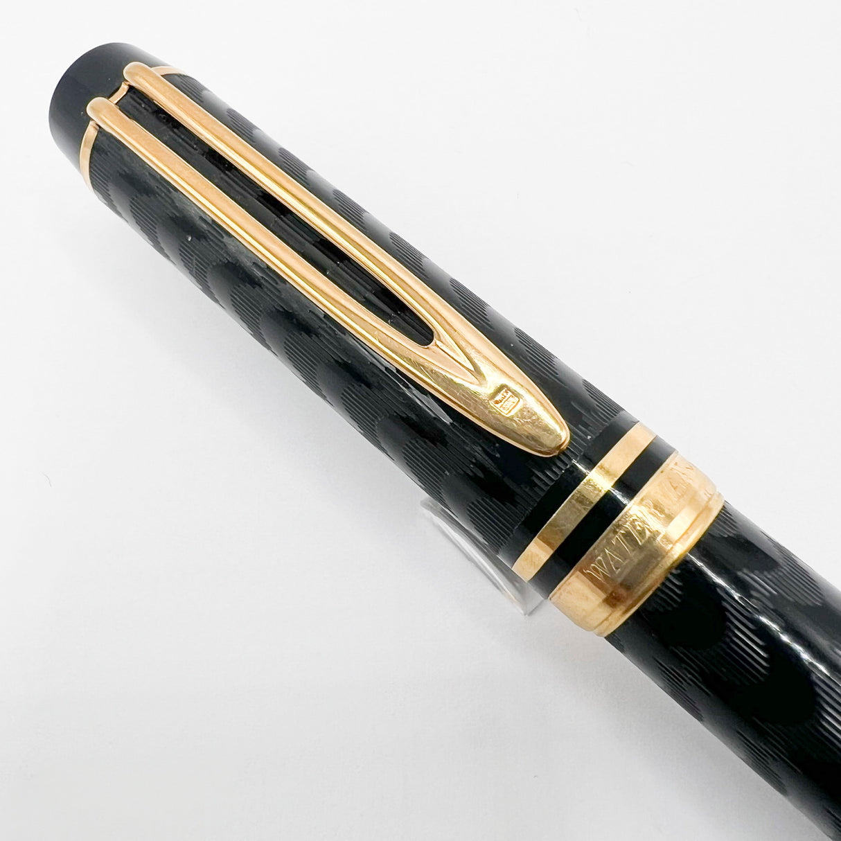 Waterman Man 100 Opera Chased Black Fountain Pen - Medium 18kt Gold Nib