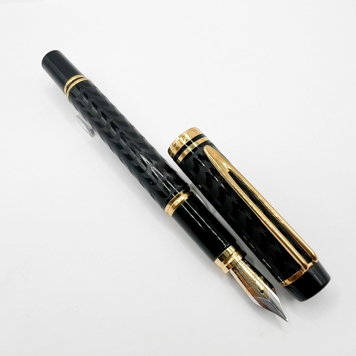 Waterman Man 100 Opera Chased Black Fountain Pen - Medium 18kt Gold Nib