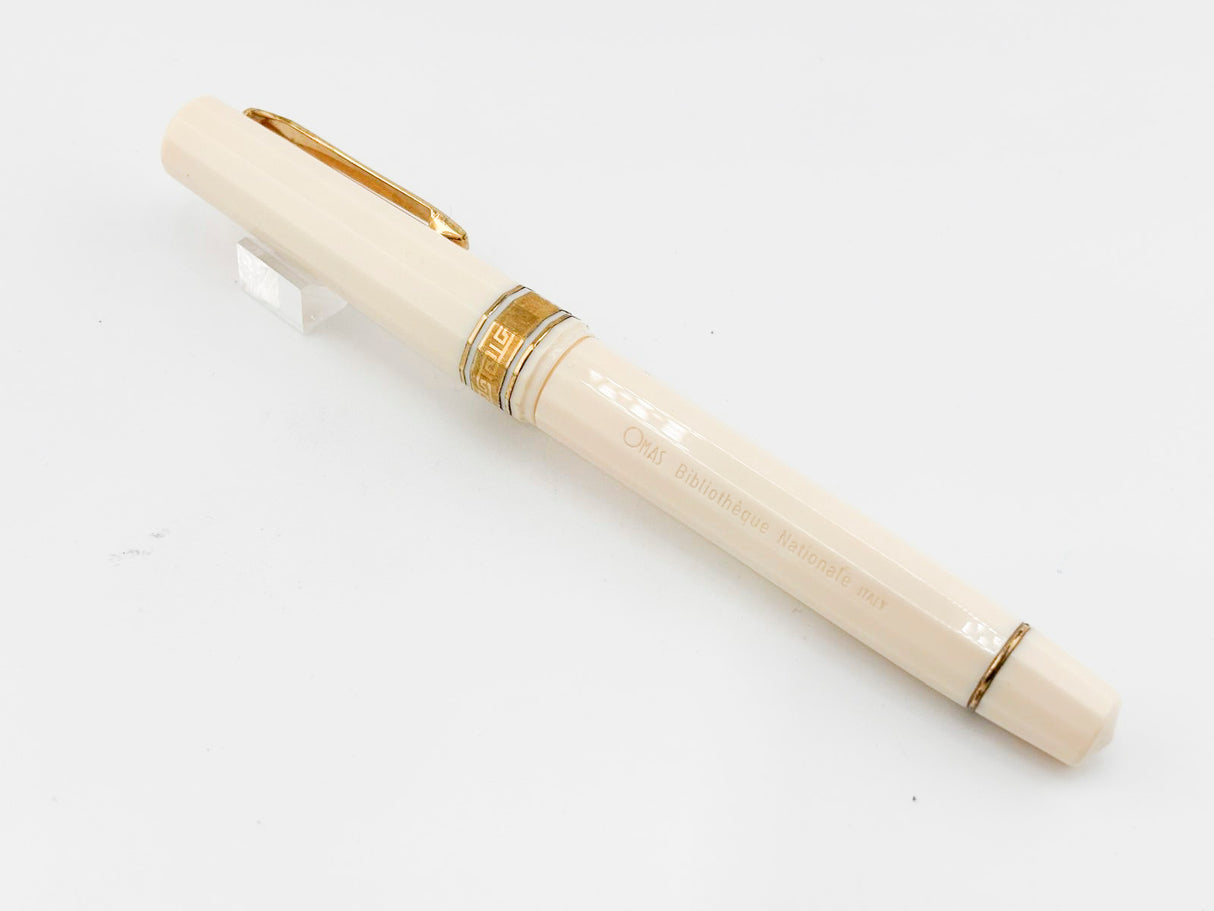 OMAS Ivory Vegetal Resin Bibliotheque Nazionale Fountain Pen - Medium 18kt Gold Nib