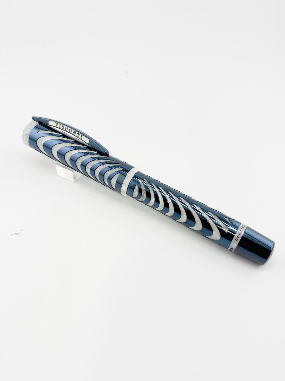 Visconti Ripple Silver Metallic Blue Limited Edition Fountain Pen - Flexible Fine 18kt Gold Nib