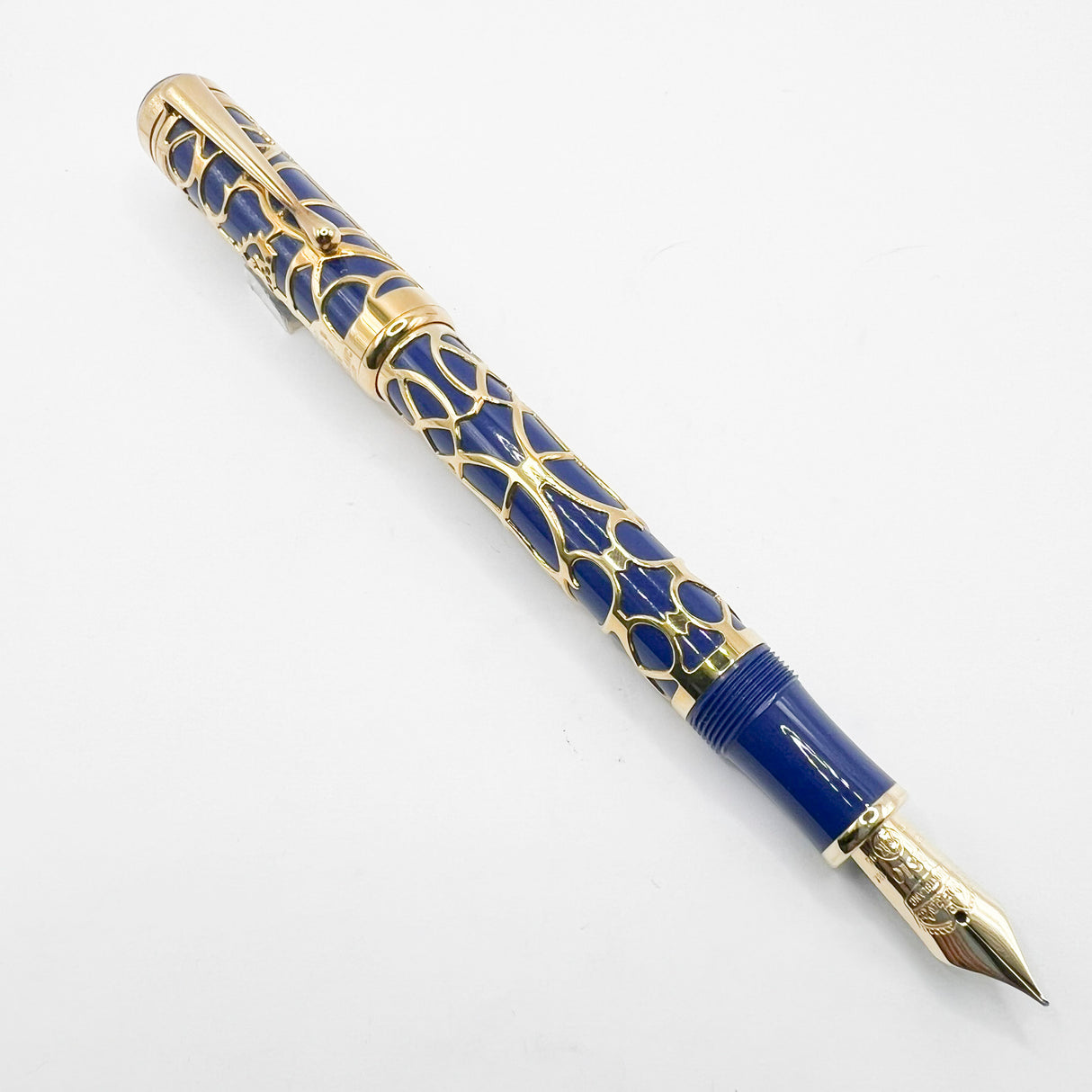 Montblanc Prince Regent 888- 18 Kt SOLID GOLD Overlay - Patron Of The Arts Limited Edition Fountain Pen - Medium 18kt Gold Nib