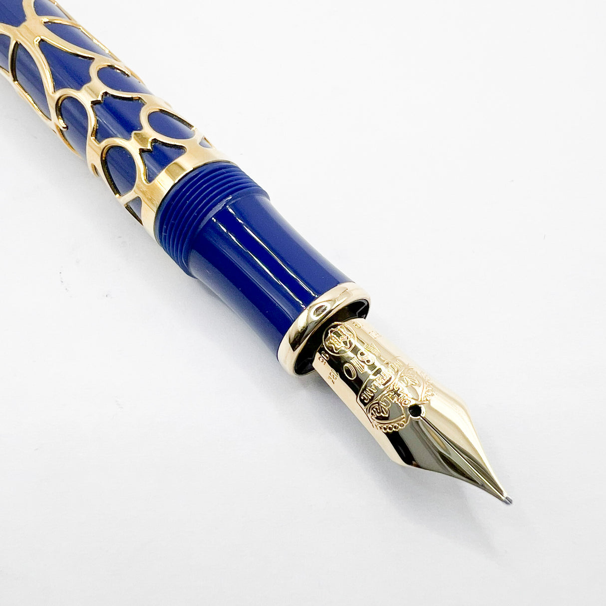 Montblanc Prince Regent 888- 18 Kt SOLID GOLD Overlay - Patron Of The Arts Limited Edition Fountain Pen - Medium 18kt Gold Nib