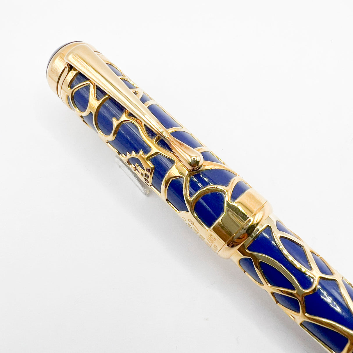 Montblanc Prince Regent 888- 18 Kt SOLID GOLD Overlay - Patron Of The Arts Limited Edition Fountain Pen - Medium 18kt Gold Nib