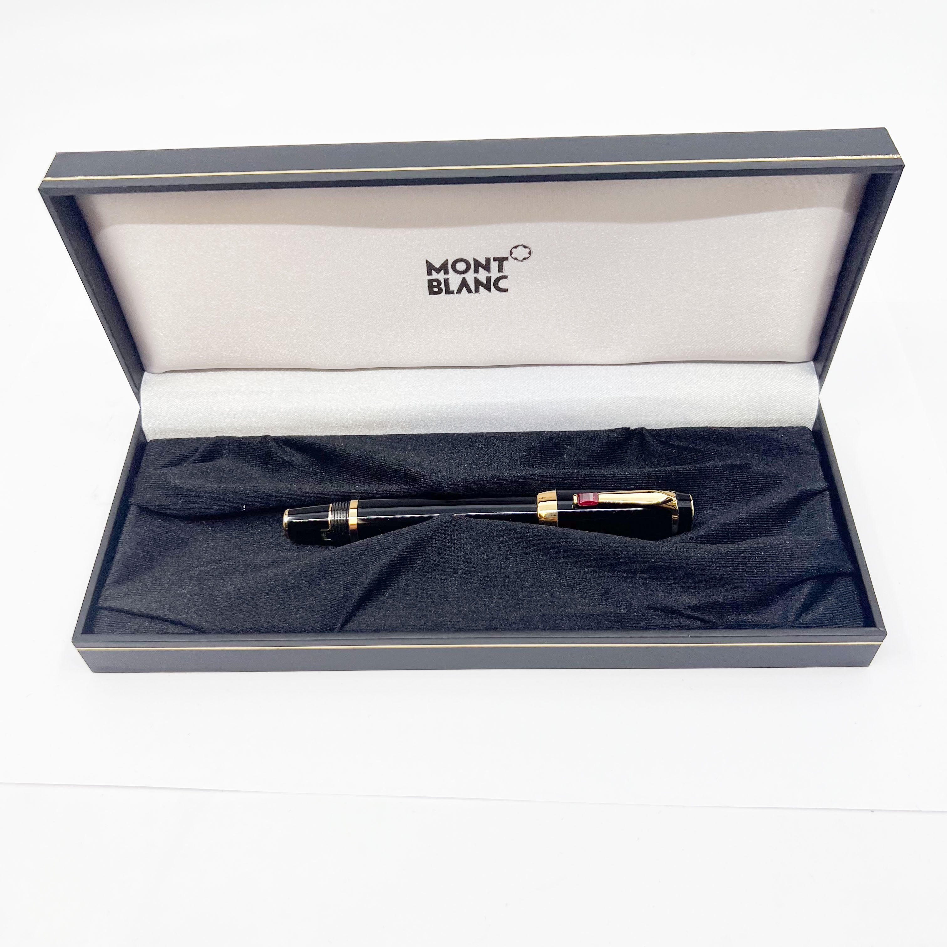 MONTBLANC BOHEME 万年筆 Montblanc Boheme Rouge - Black Resin Fountain Pen - Retractable