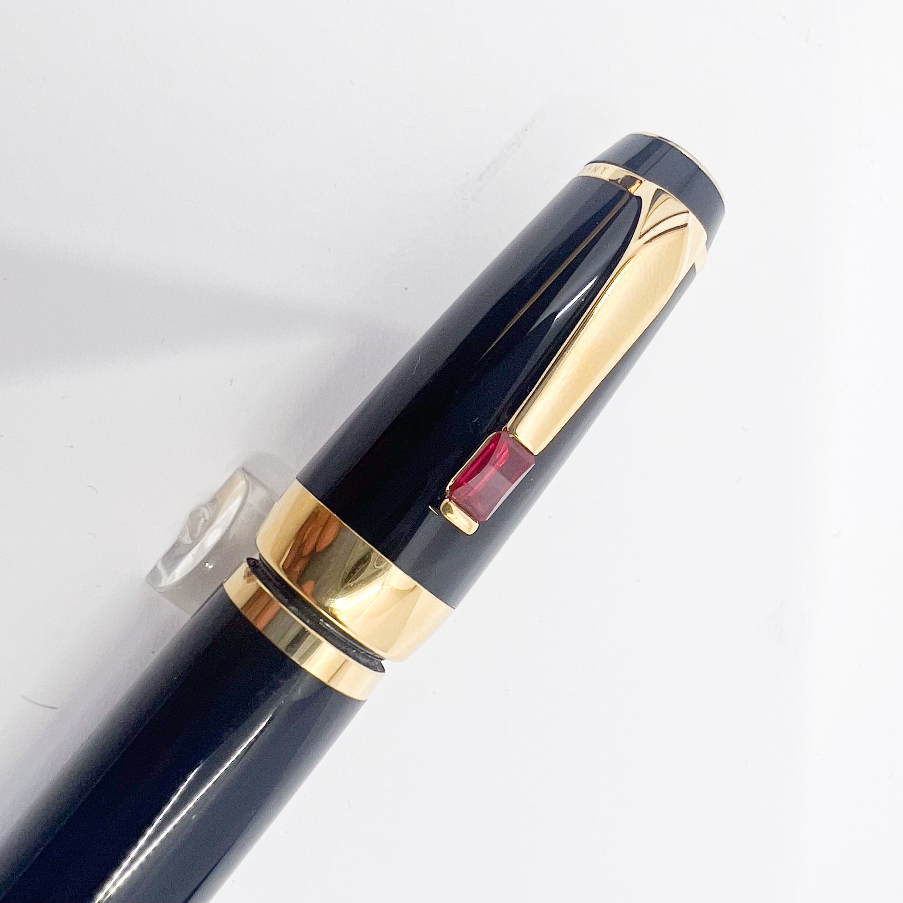 Montblanc Boheme Rouge - Black Resin Fountain Pen - Retractable