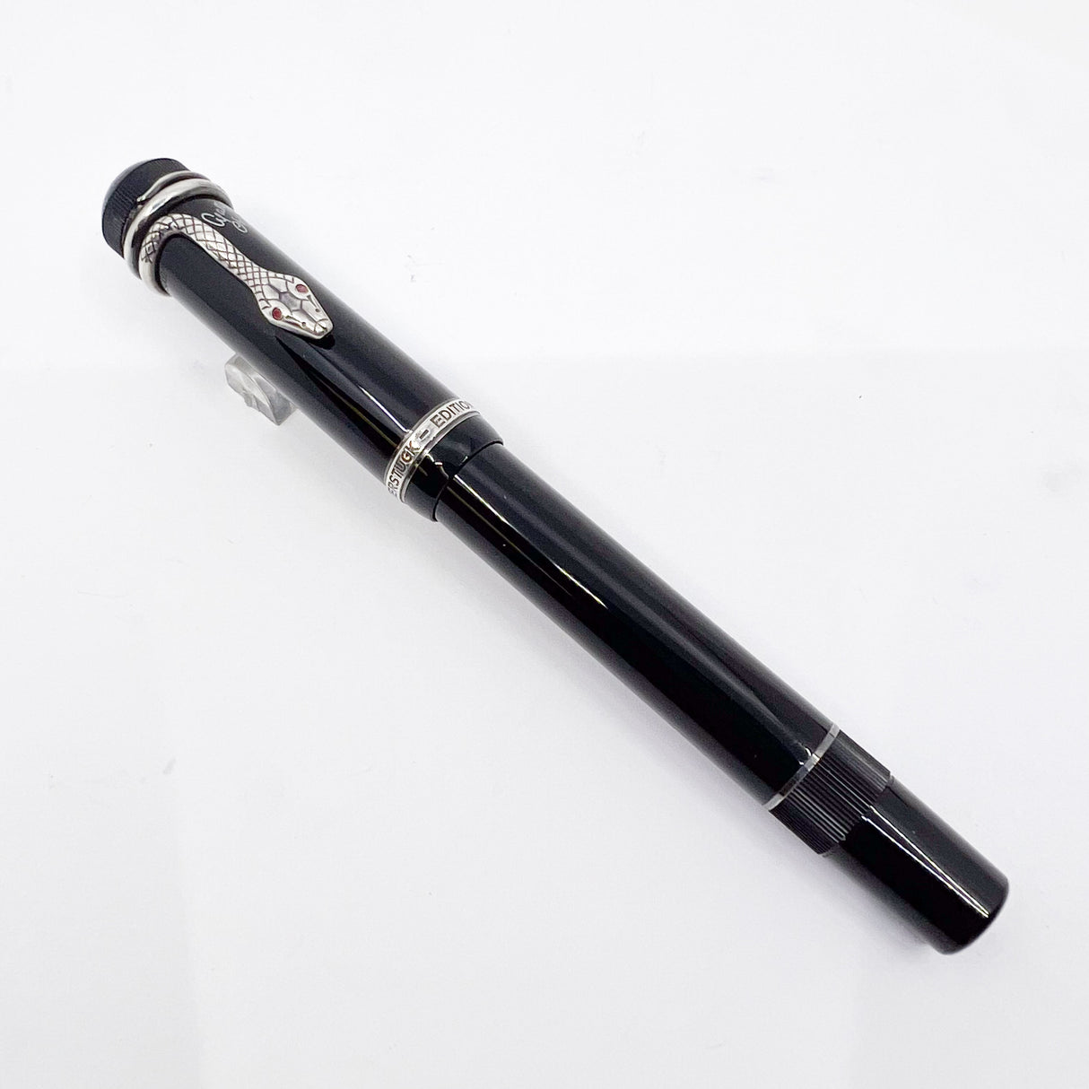 Montblanc Agatha Christie Sterling Silver Limited Edition Fountain Pen - Fine 18kt Gold Nib