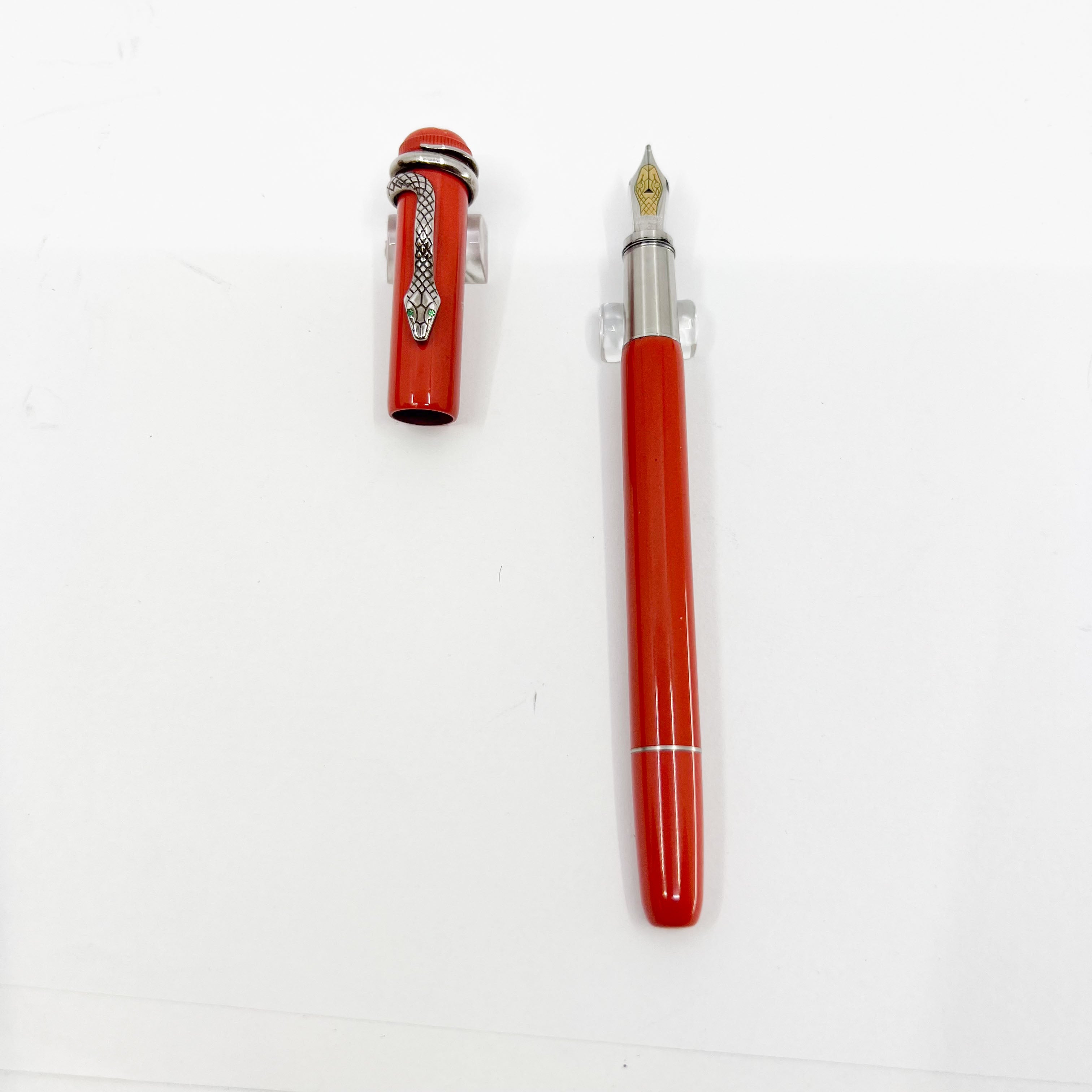 Montblanc Heritage Rouge et Noir Coral Special Edition Fountain