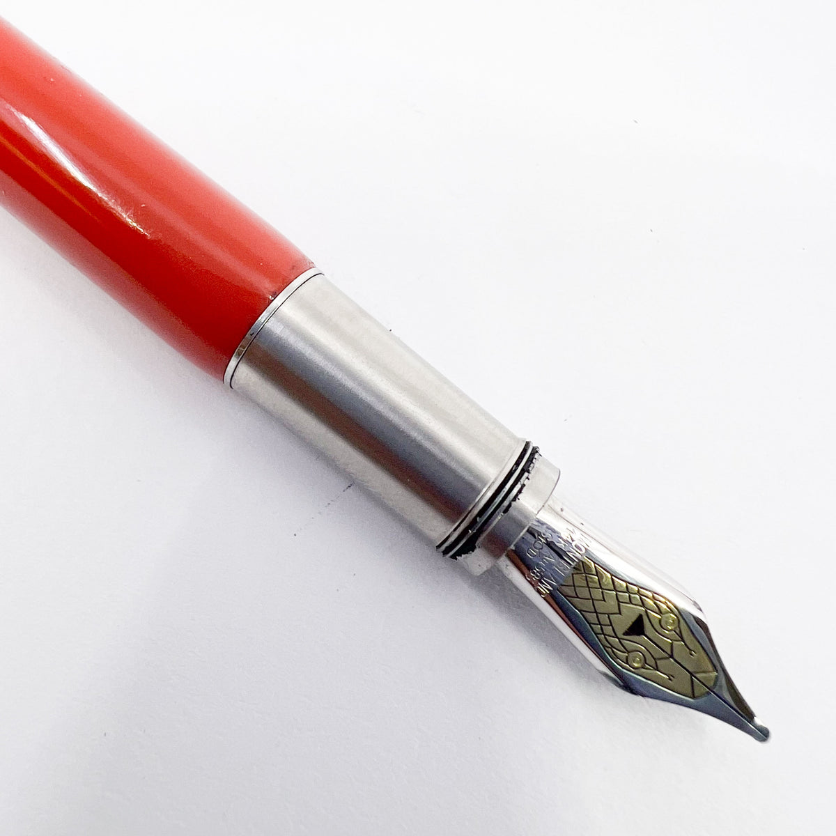 Montblanc Heritage Rouge et Noir Coral Special Edition Fountain 