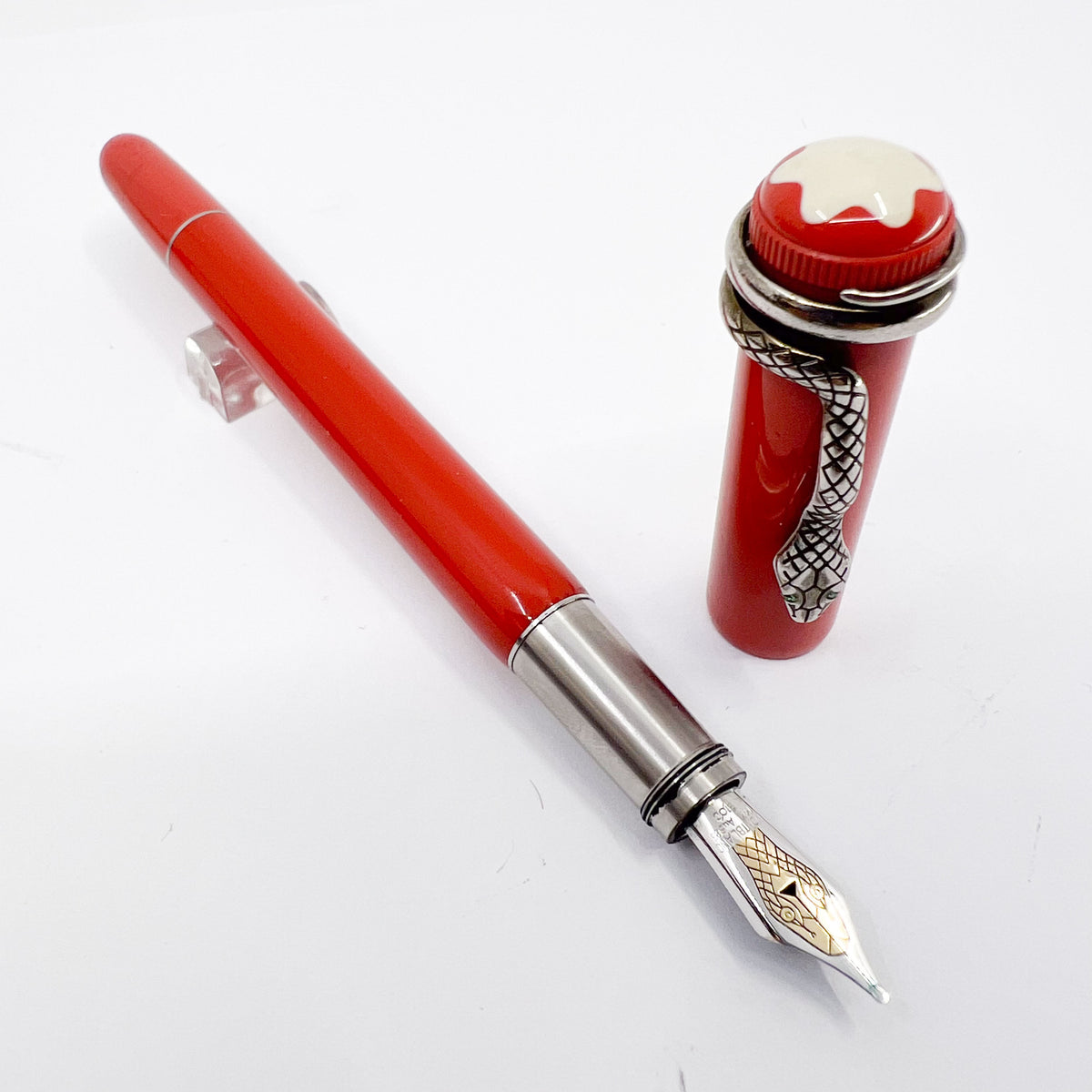Montblanc Heritage Rouge et Noir Coral Special Edition Fountain 