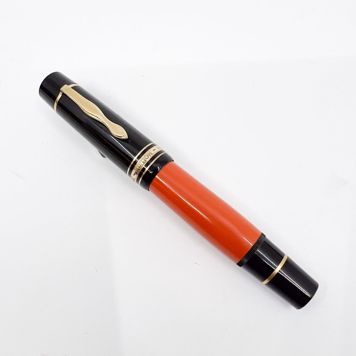 Montblanc Ernest Hemingway Writer's Limited Edition Fountain Pen - Fine 18kt Gold Nib