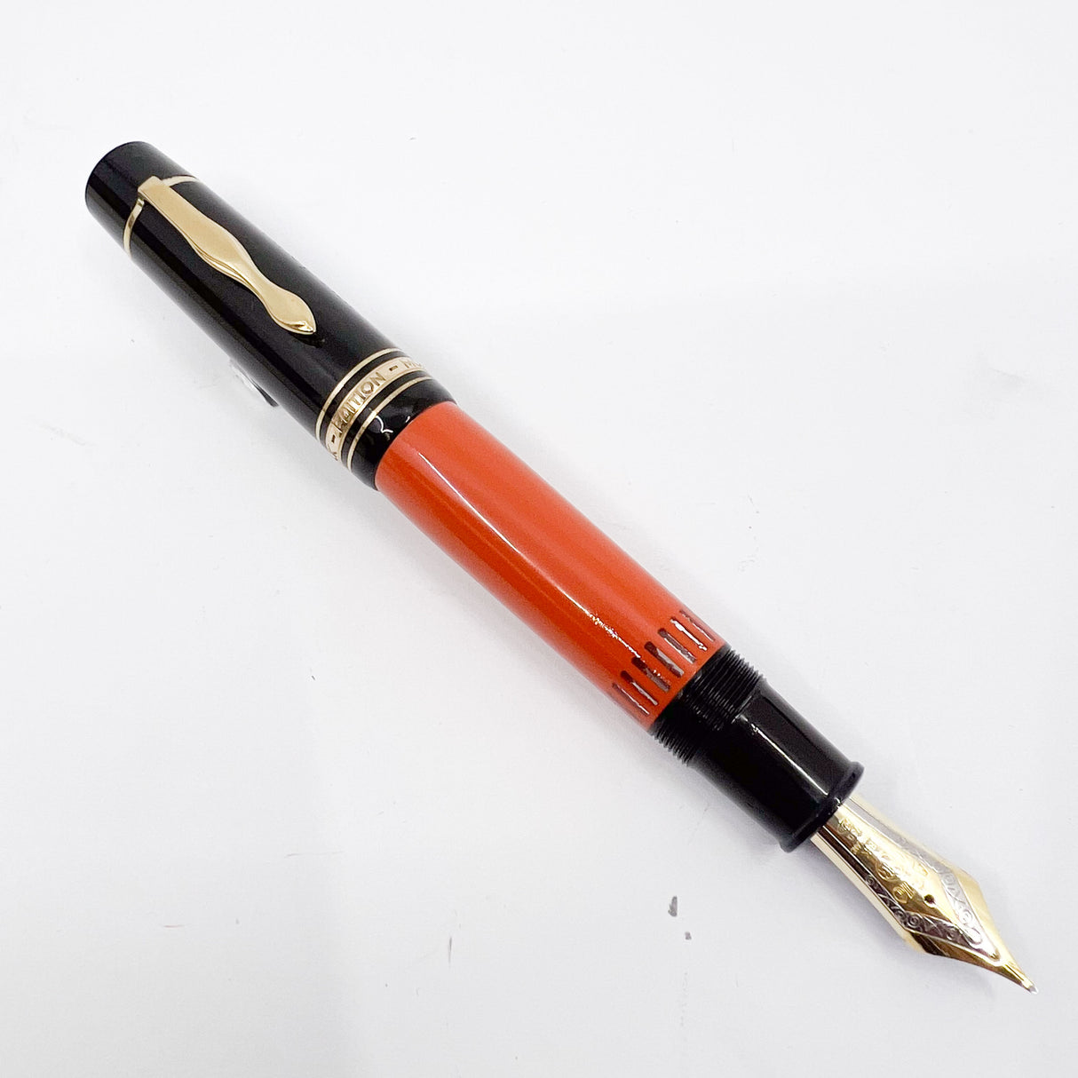 Montblanc Ernest Hemingway Writer's Limited Edition Fountain Pen - Fine 18kt Gold Nib