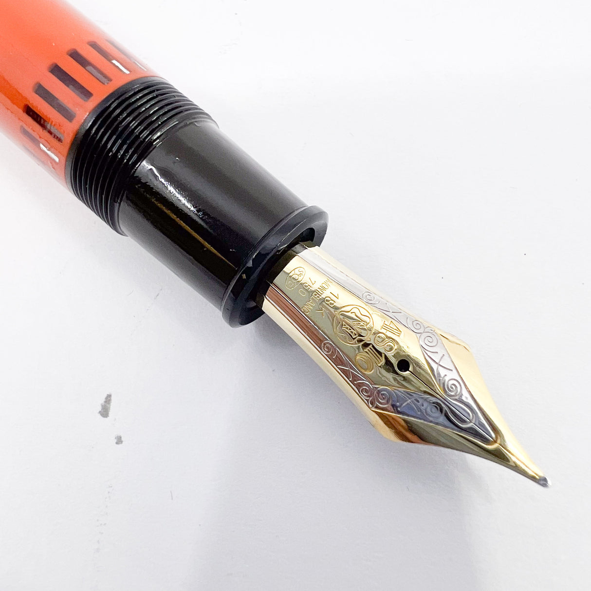 Montblanc Ernest Hemingway Writer's Limited Edition Fountain Pen - Fine 18kt Gold Nib