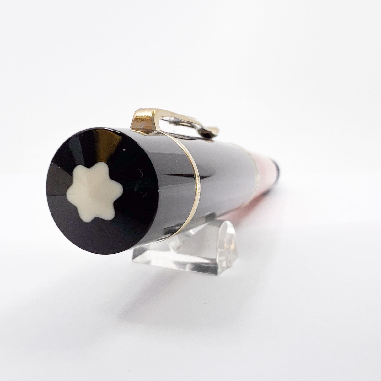 Montblanc Ernest Hemingway Writer's Limited Edition Fountain Pen - Fine 18kt Gold Nib