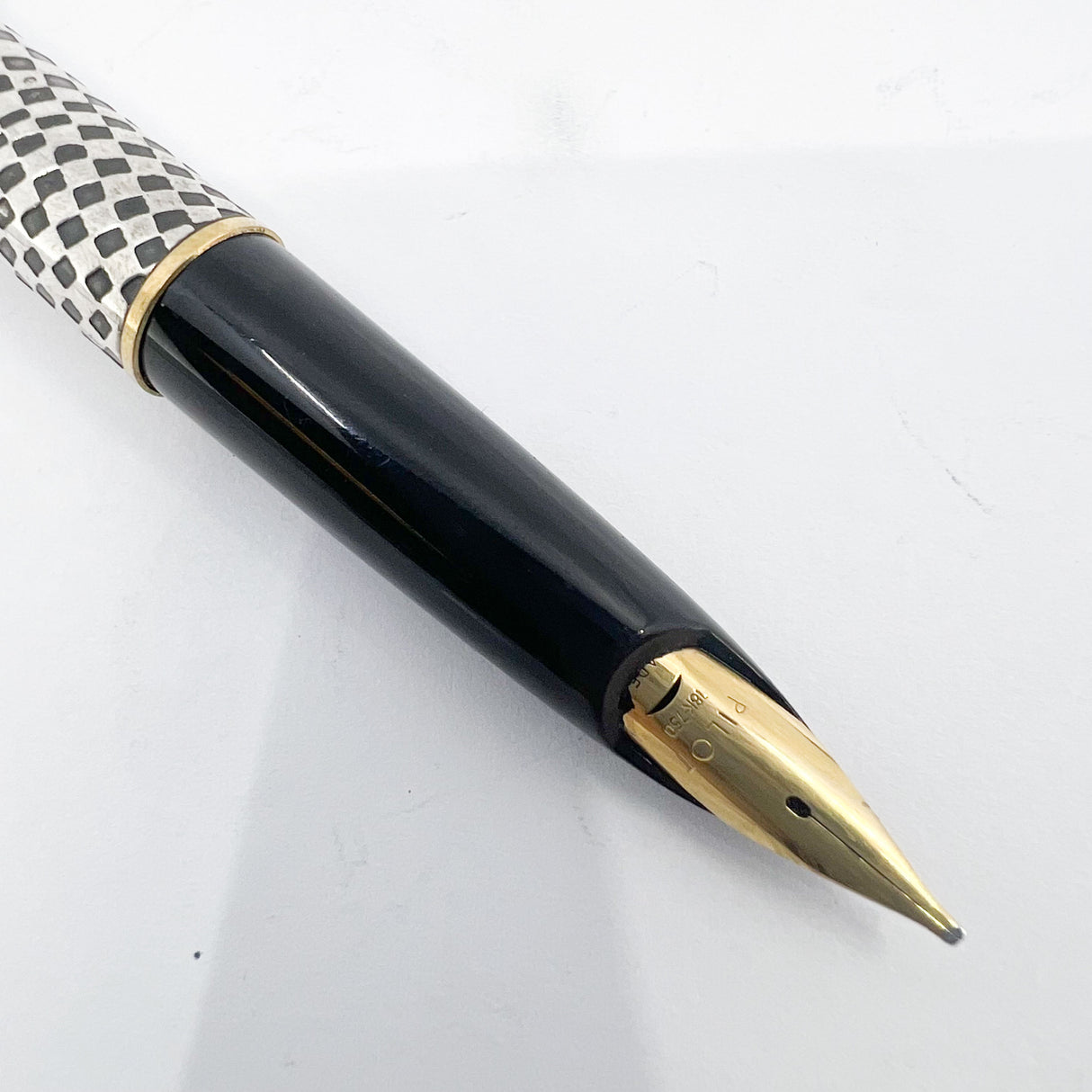 Pilot Sterling Silver Incredible Lattice Filigree Fountain Pen - Broad 18kt Gold Nib (Circa 1970s)- RARE!!