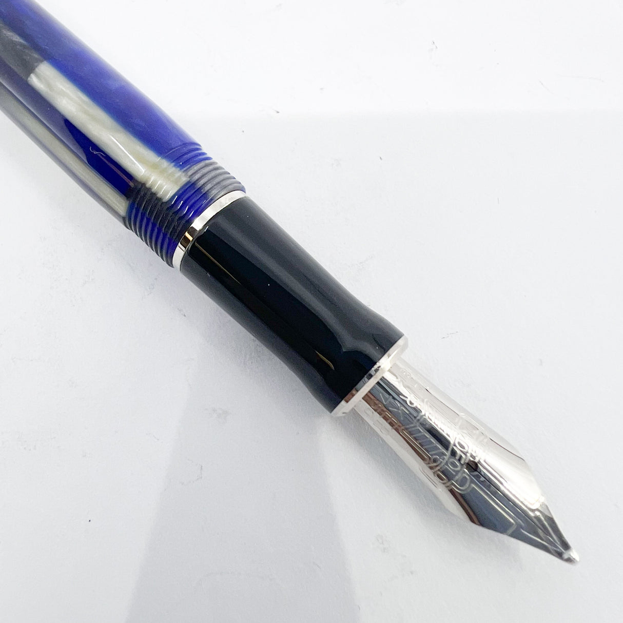 Parker Blue Mosaic International Duofold Fountain Pen - Medium 18kt Gold Nib