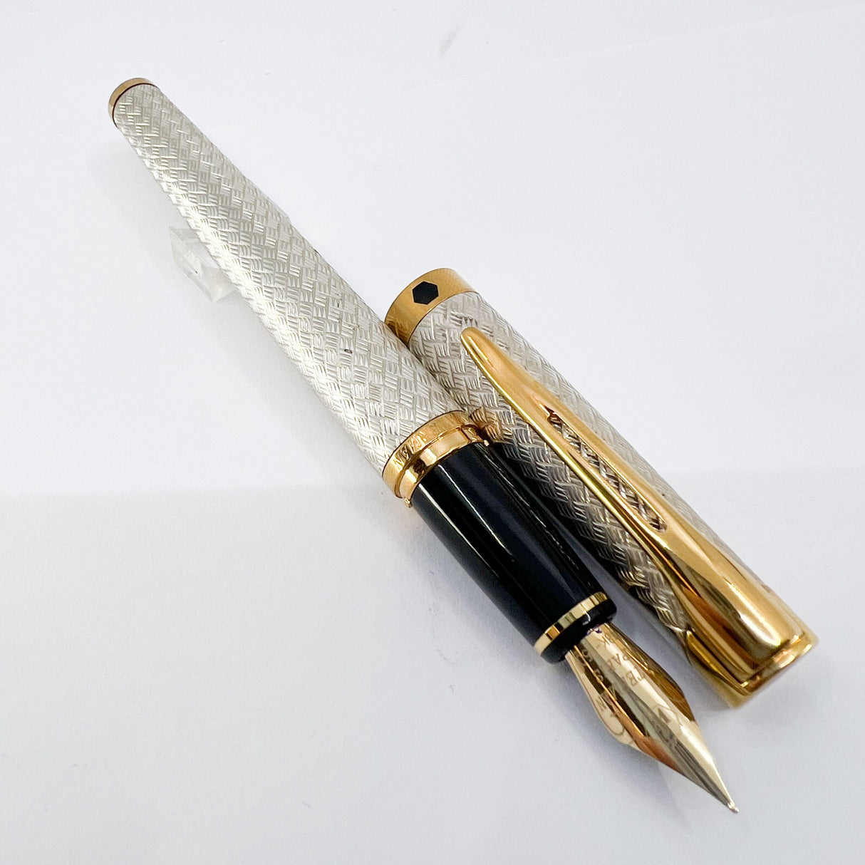 Waterman L'Etalon Beautiful Sterling Silver Basket Weave Design Fountain Pen- Fine 18kt Gold Nib