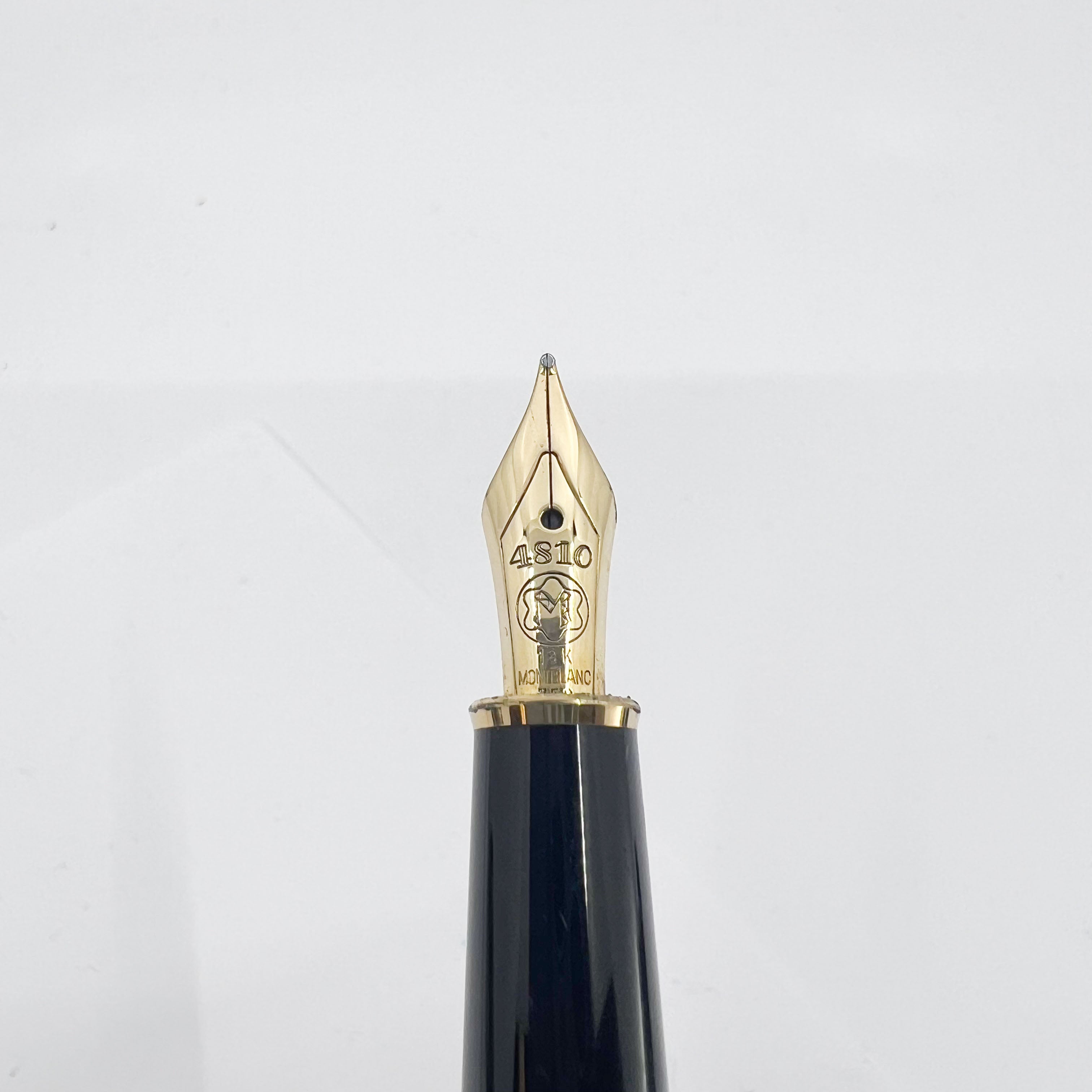 Montblanc #144 Bordeaux Resin Fountain Pen - Medium 14kt Gold Nib