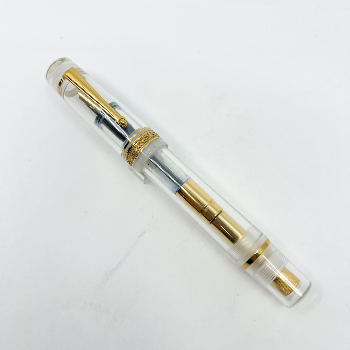 Delta Mid-sized DolceVita Demonstrator Fountain Pen - Fine 14kt Gold Nib