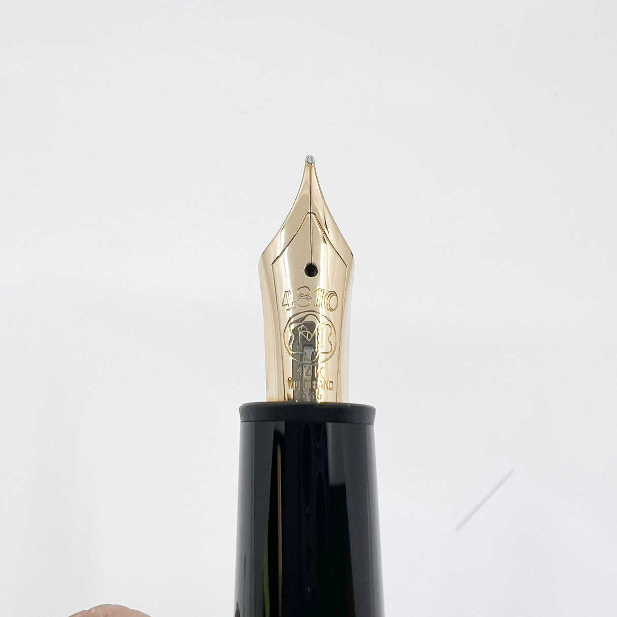 Montblanc Meisterstuck Black Resin #146 LeGrand Fountain Pen  - Fine 14kt  Gold Nib
