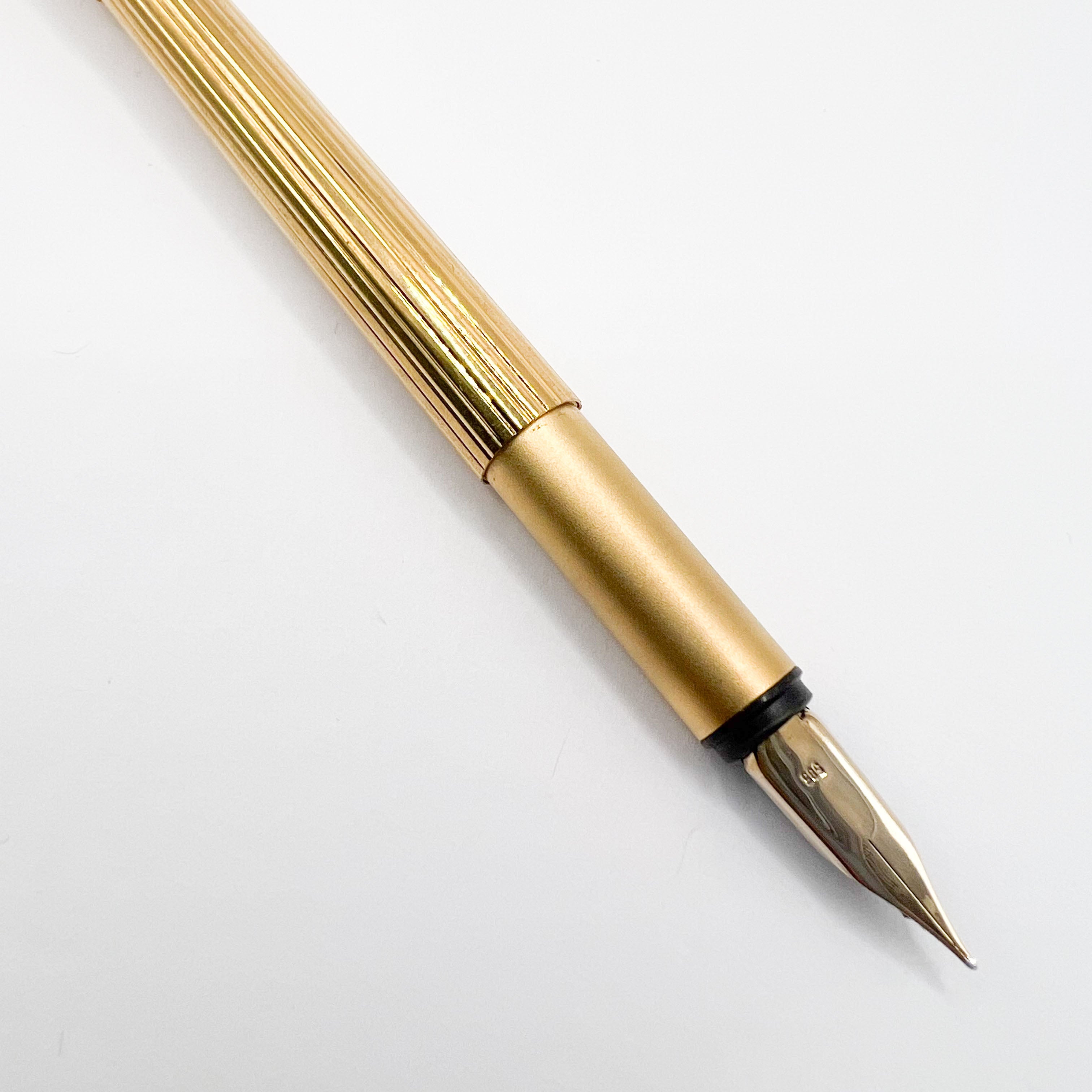 Montblanc Noblesse Gold-Plated Fluted Vertical Lines Fountain Pen