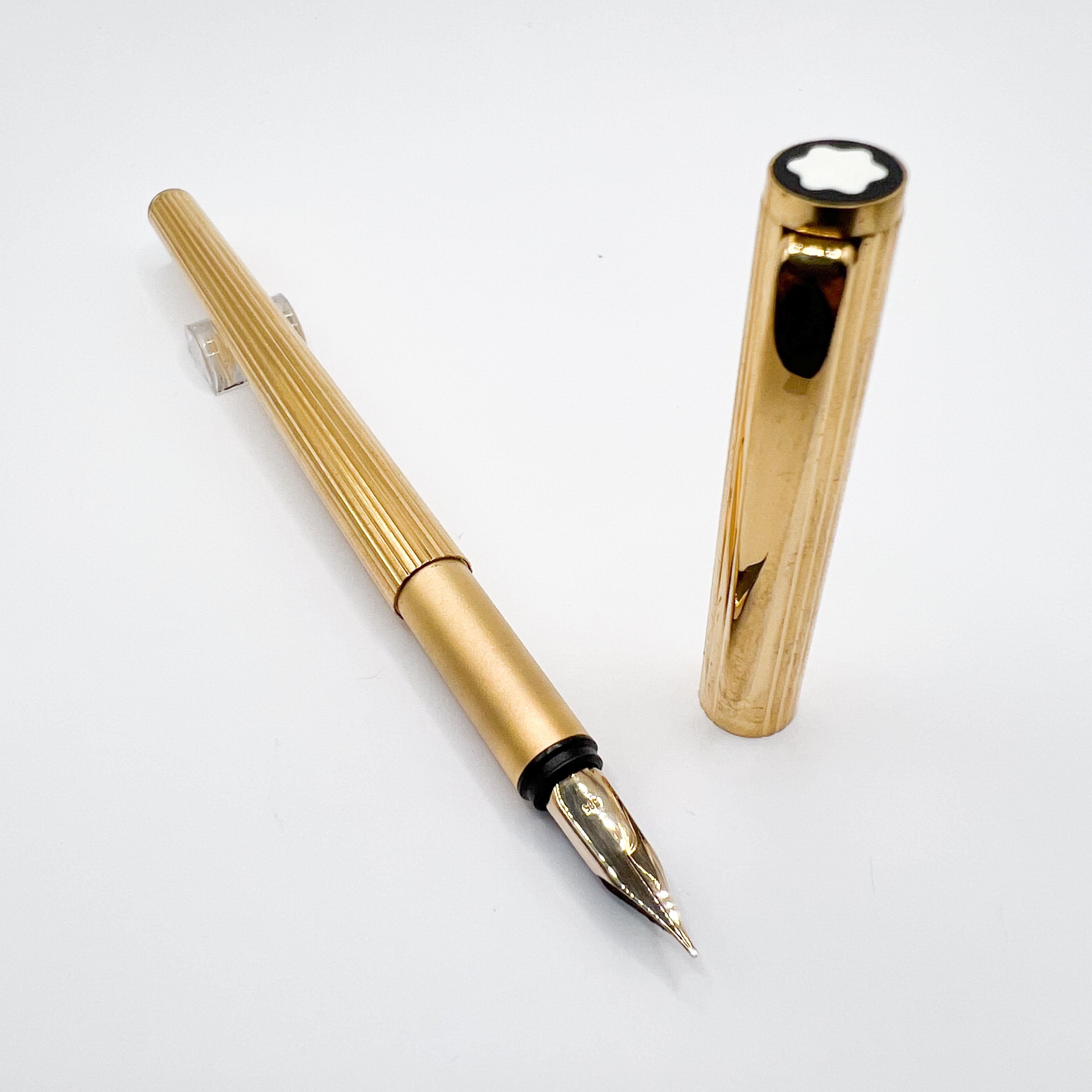Montblanc Noblesse Gold-Plated Fluted Vertical Lines Fountain Pen