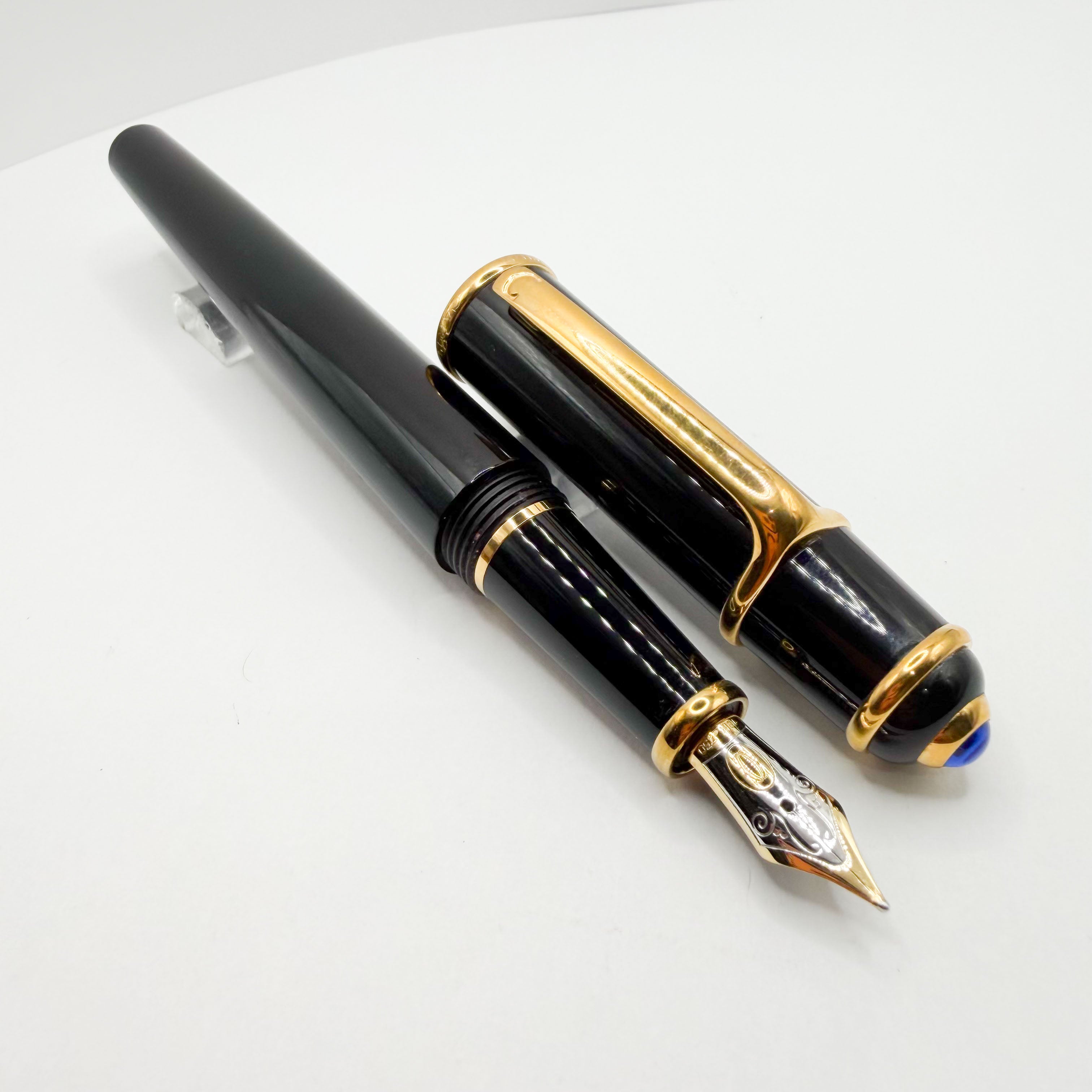 Cartier Diabolo Black Composite Fountain Pen - Medium 18kt Gold