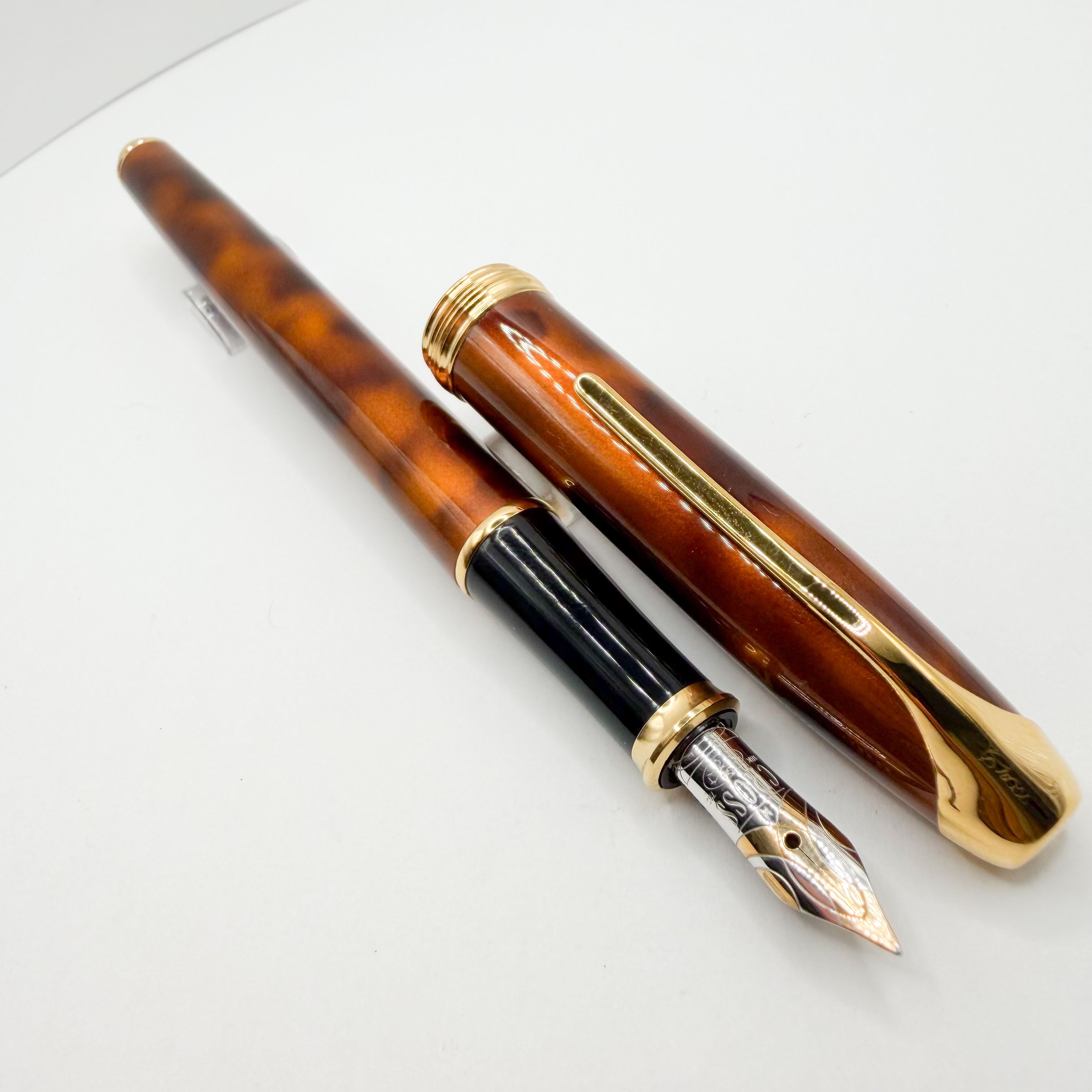 Cross Pinnacle Amber Marble Lacquer Fountain Pen - Medium 18kt