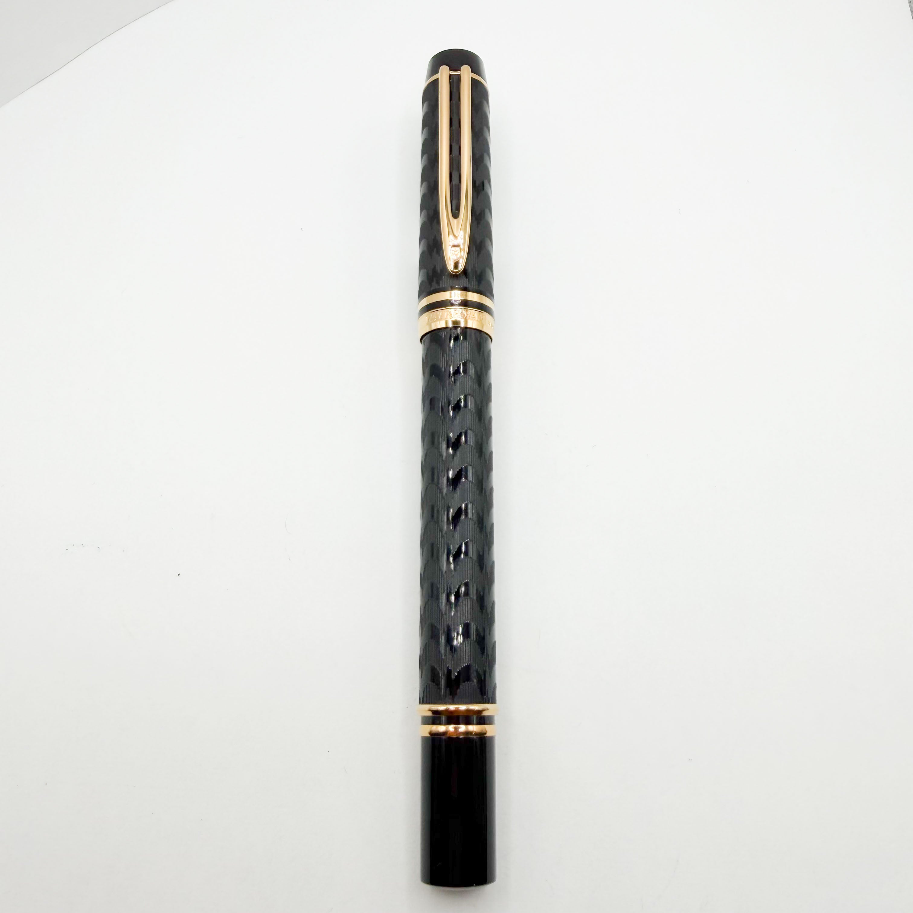 Waterman Man 100 Opera Black Chased Fountain Pen - Fine 18kt Gold