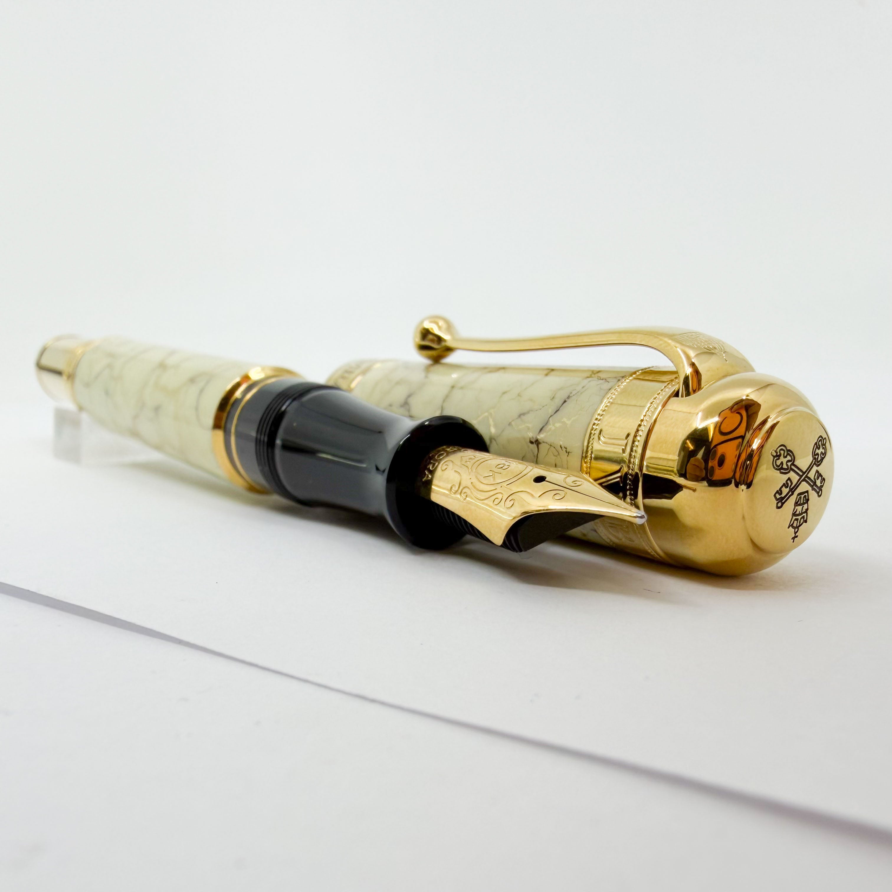 Aurora Jubileum 2000 Lacquered Limited Edition Fountain Pen