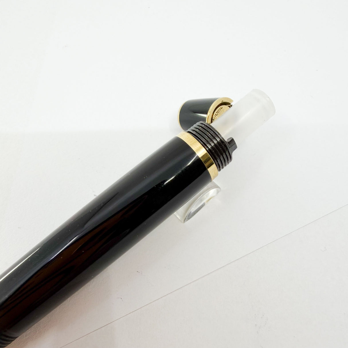 Montblanc Boheme Rouge - Black Resin Fountain Pen - Retractable  Medium 18kt Gold Nib