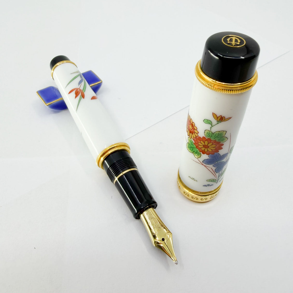 Sailor Arita Koransha Chrysanthemum Porcelain Fountain Pen - Naginata 21kt Cross Point Nib!!!