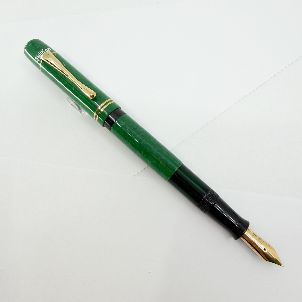 Pelikan "1935 Originals of their Time" Green Jade Celluloid Limited Edition Fountain Pen - Medium 18kt Gold Nib