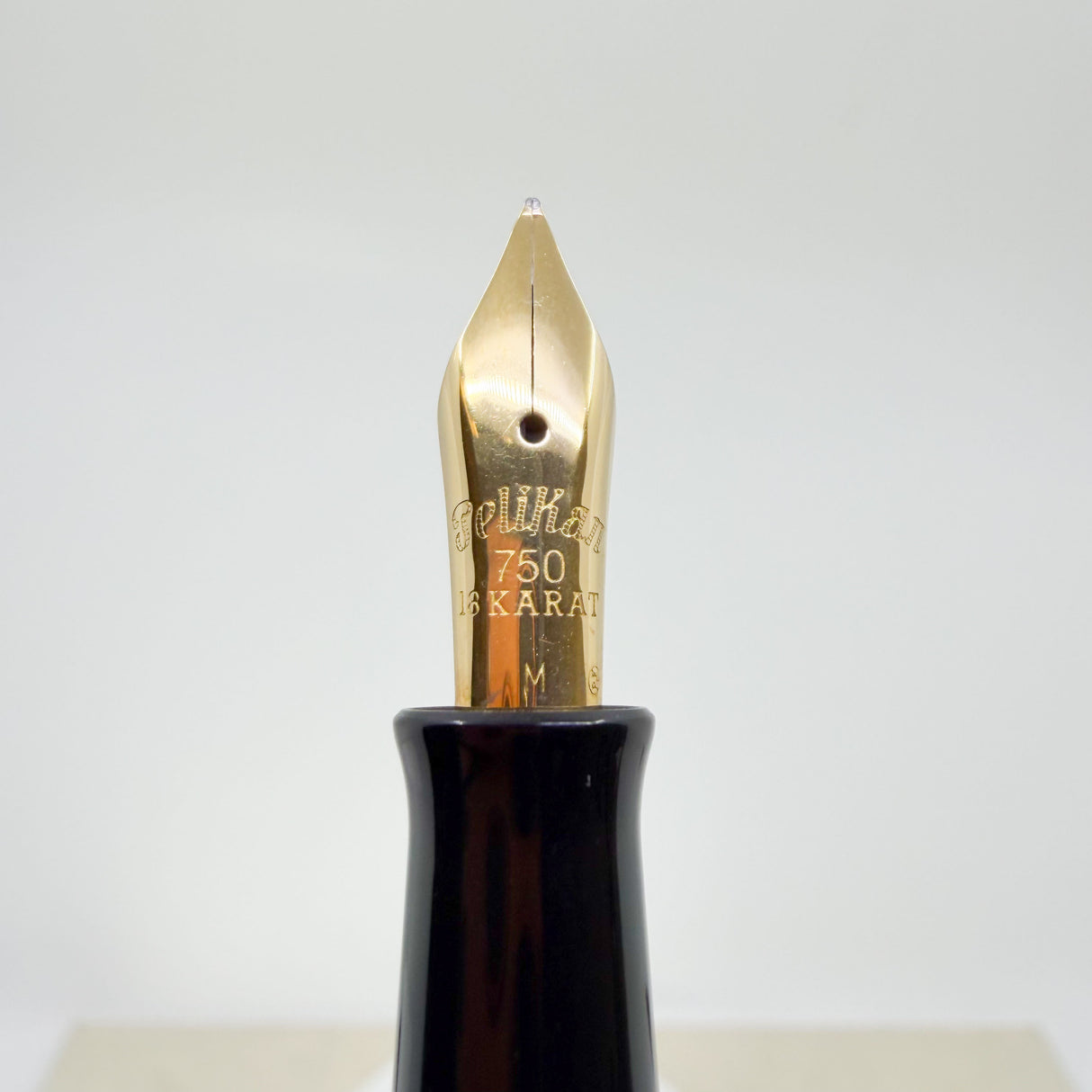 Pelikan "1935 Originals of their Time" Green Jade Celluloid Limited Edition Fountain Pen - Medium 18kt Gold Nib