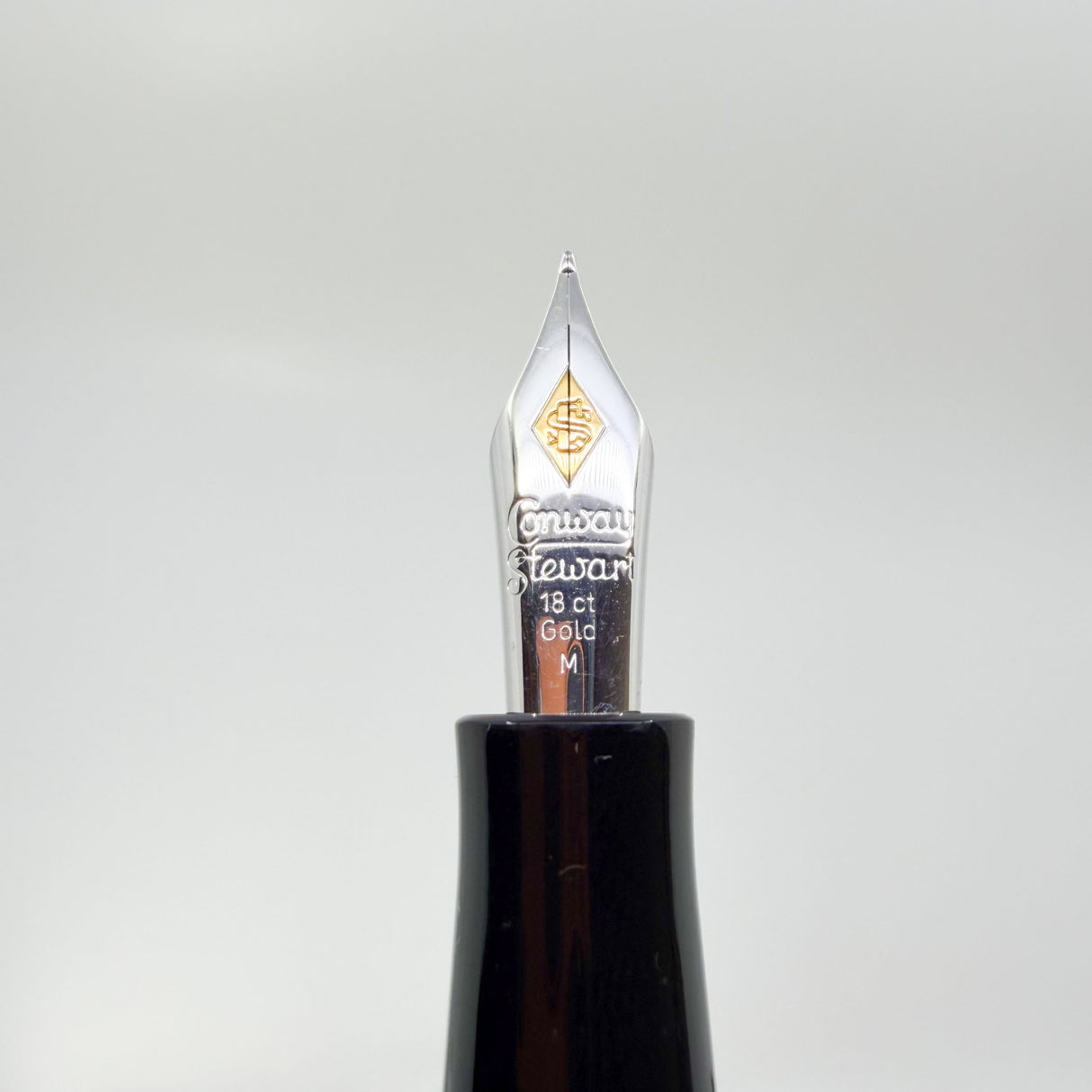 Conway Stewart Churchill Ebonite Collection - Alternating Diagonal Line Pattern Lever-Fill  Fountain Pen - Fine 18kt Gold Nib